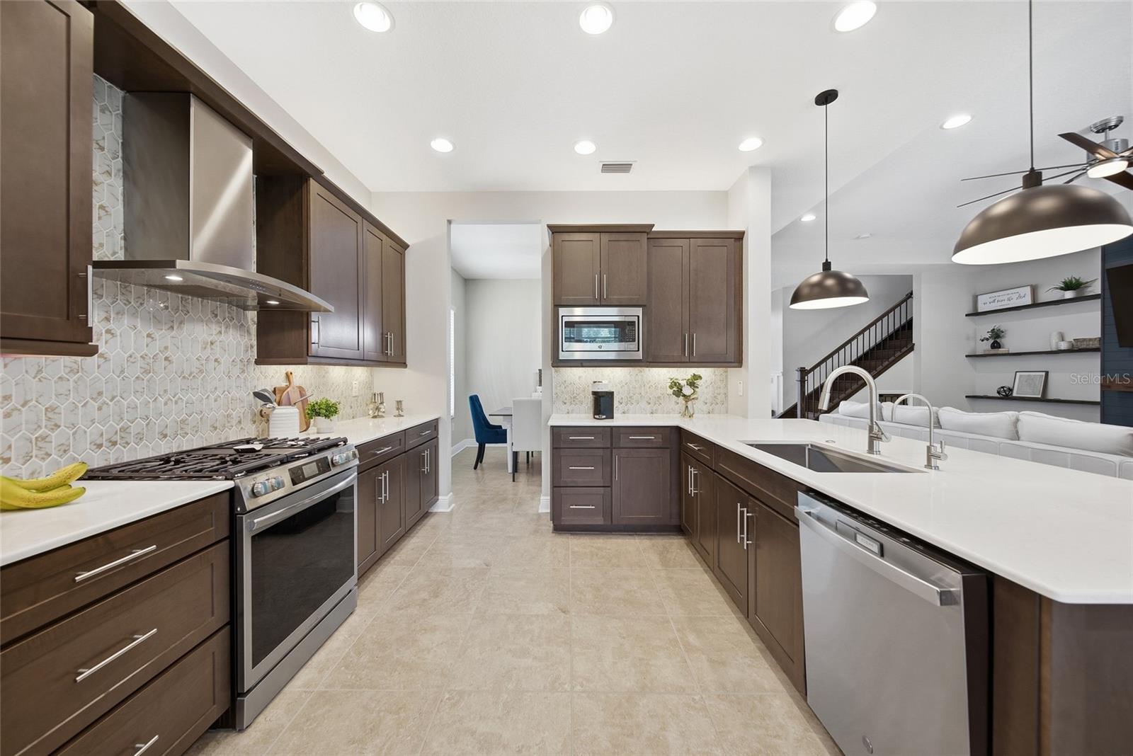 30567 CHESAPEAKE BAY DR, WESLEY CHAPEL, FL, 33543