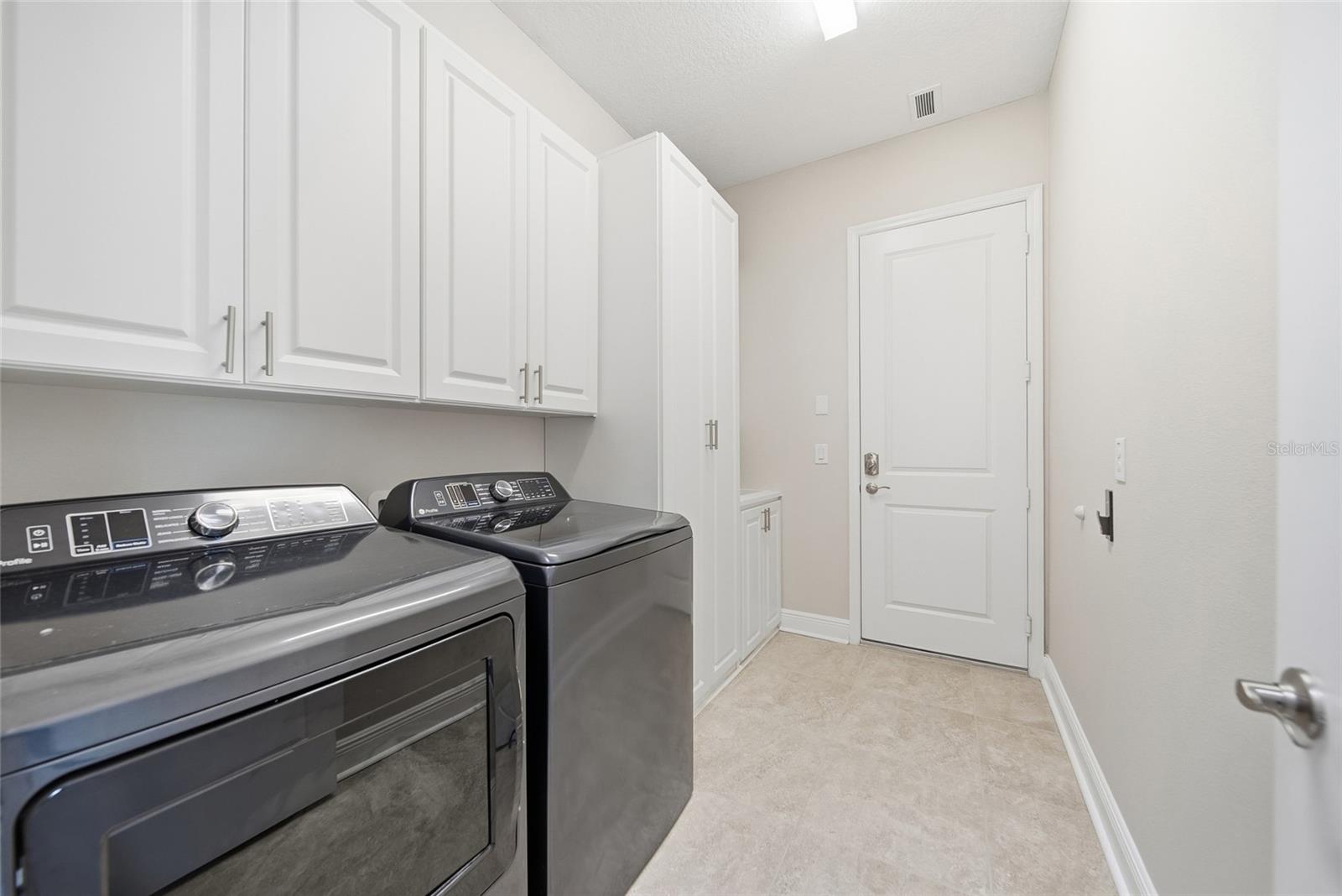 30567 CHESAPEAKE BAY DR, WESLEY CHAPEL, FL, 33543