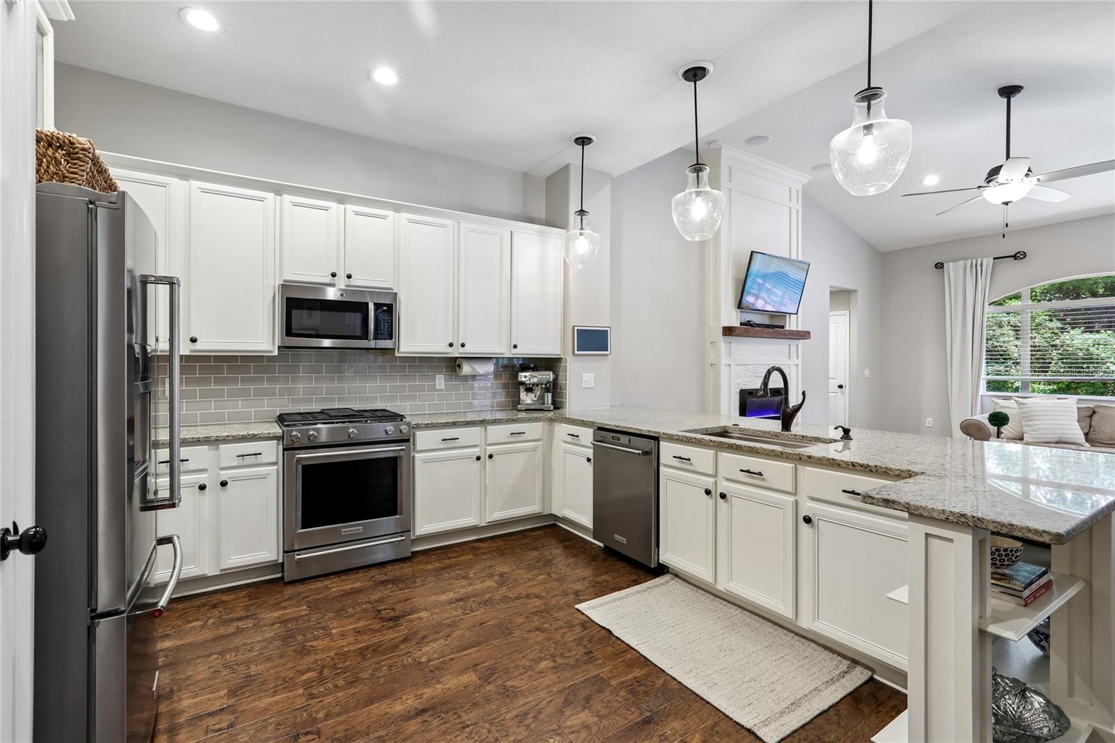 6004 MERLINWOOD DR, LITHIA, FL, 33547