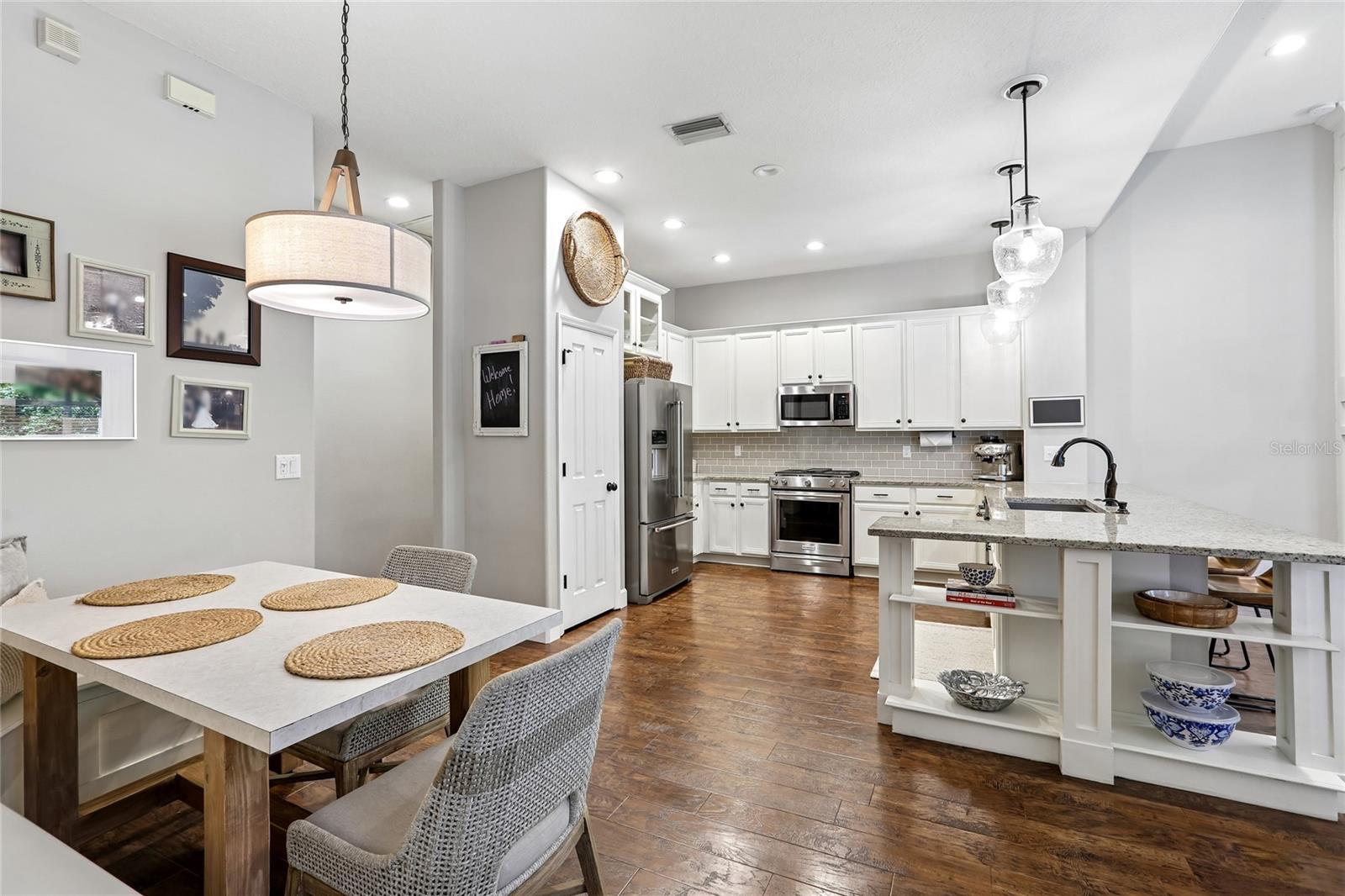6004 MERLINWOOD DR, LITHIA, FL, 33547