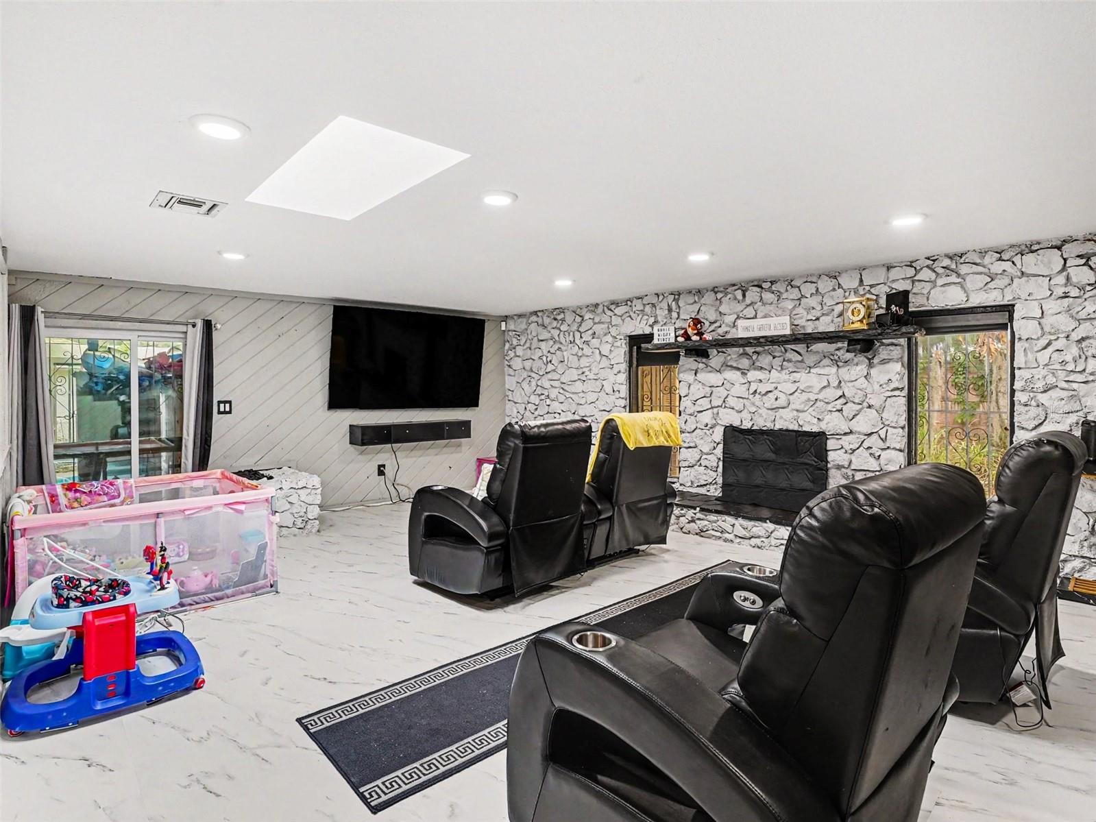 1162 CORETTA WAY, ORLANDO, FL, 32805
