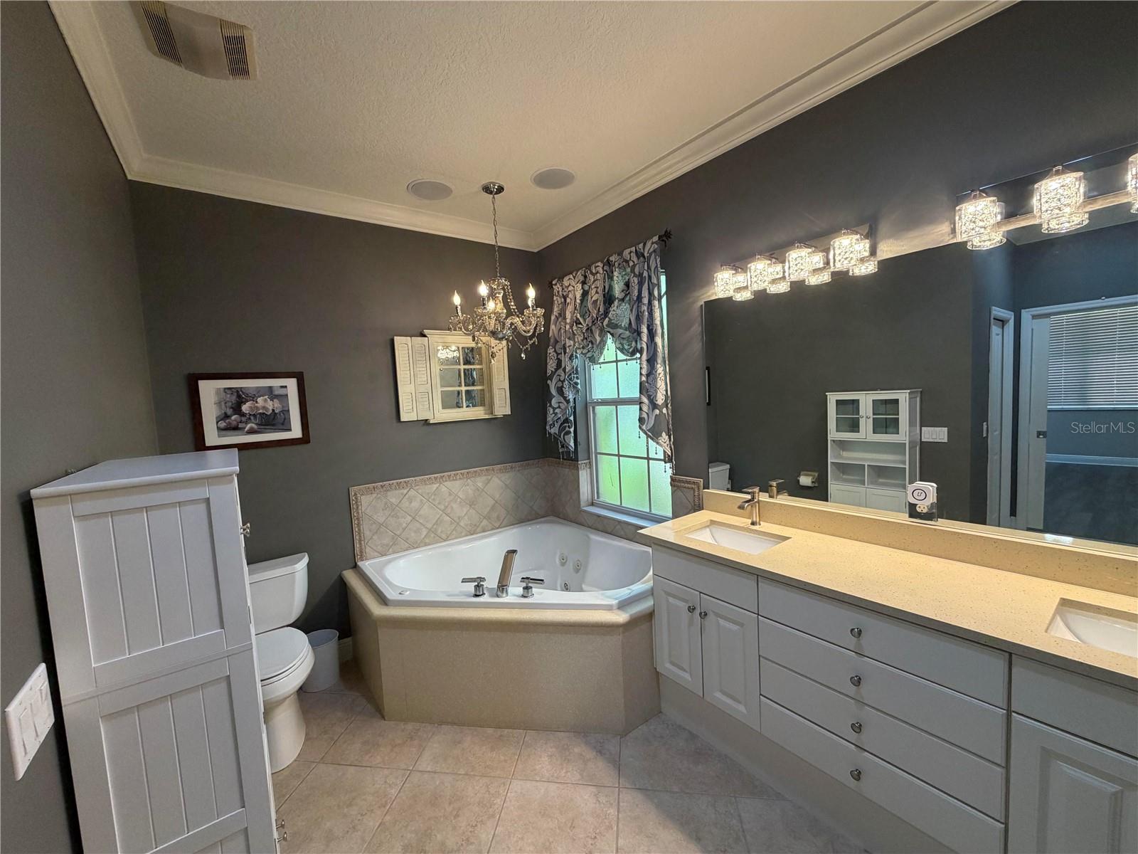 9243 13TH AVENUE CIR NW, BRADENTON, FL, 34209