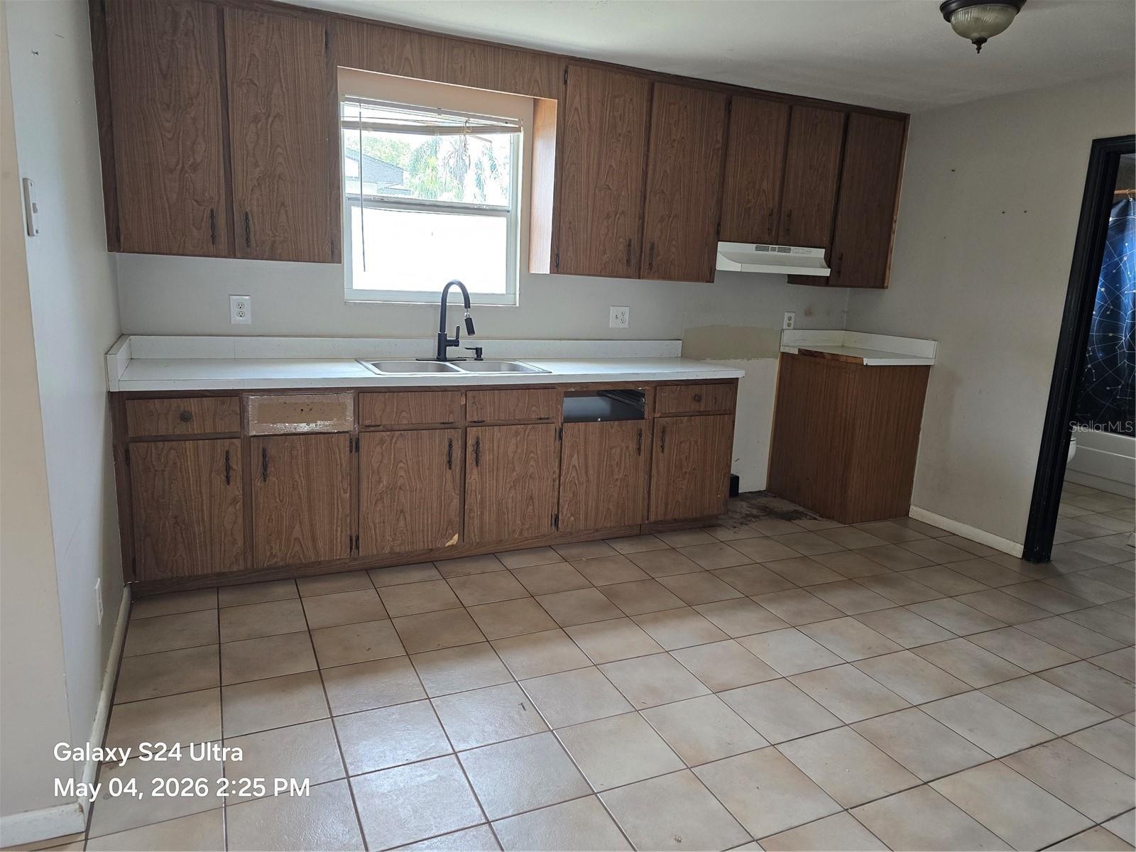 12111 HILL ST, TAMPA, FL, 33612