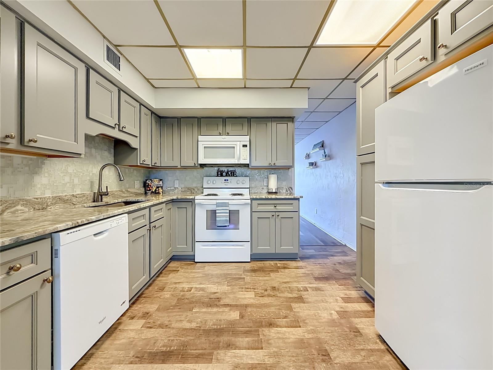 5860 43RD TER N #1513, KENNETH CITY, FL, 33709