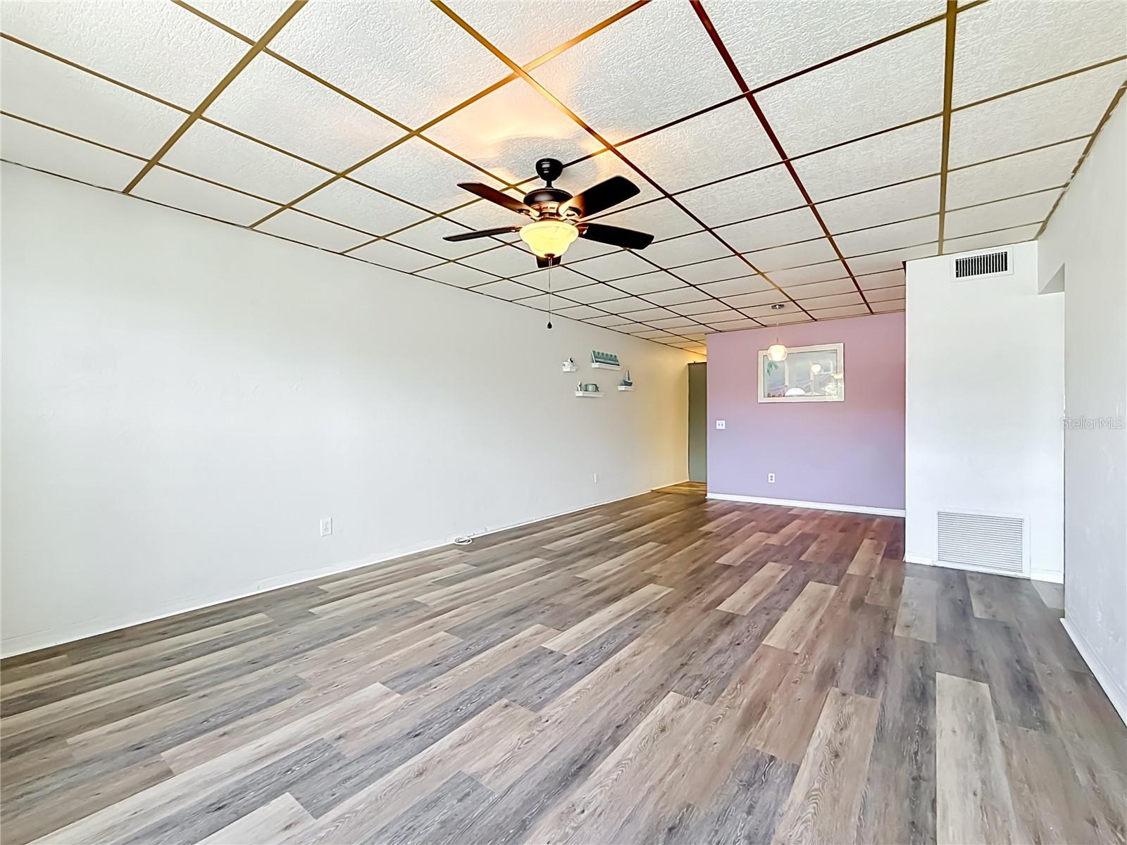 5860 43RD TER N #1513, KENNETH CITY, FL, 33709