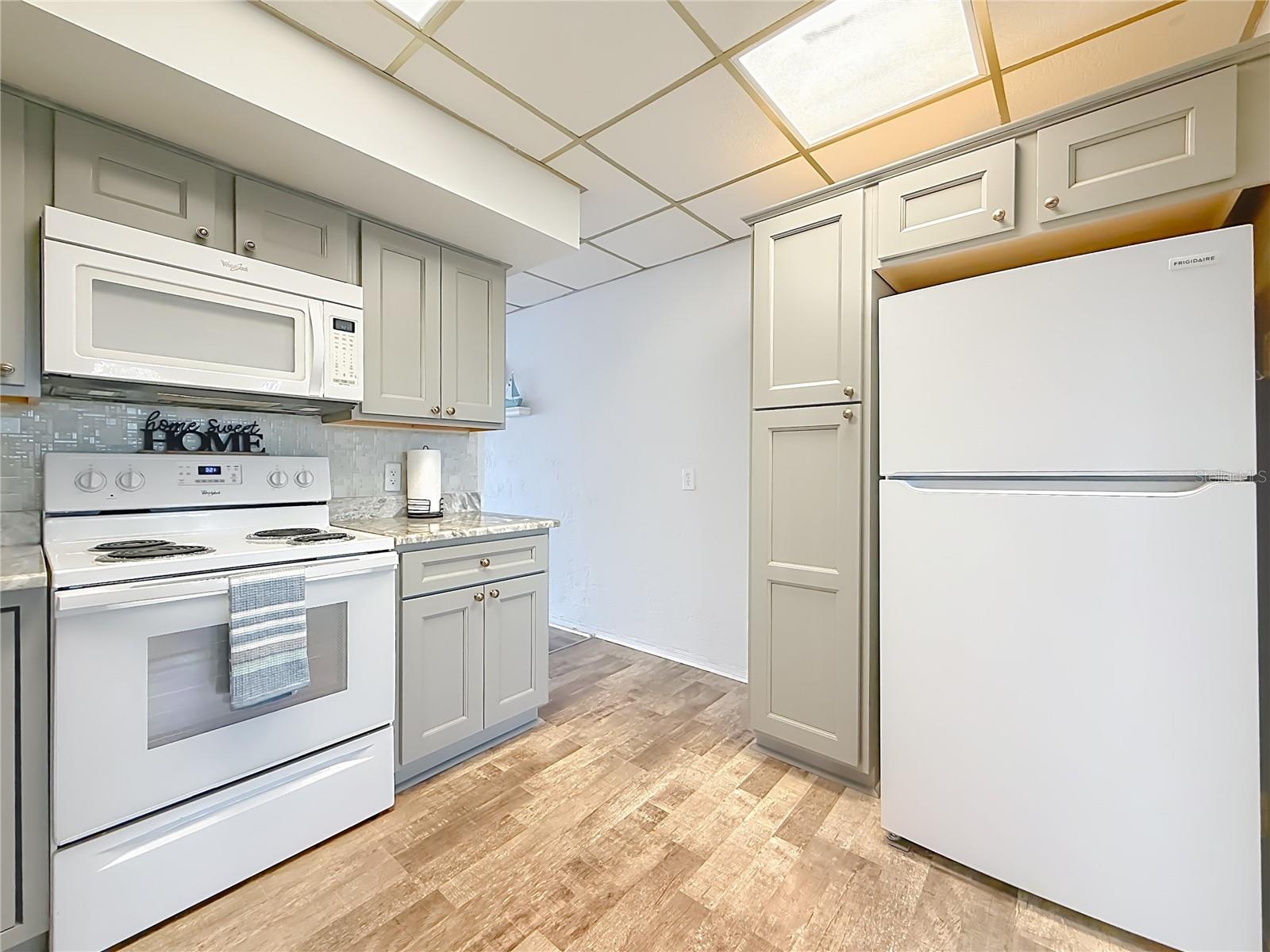5860 43RD TER N #1513, KENNETH CITY, FL, 33709