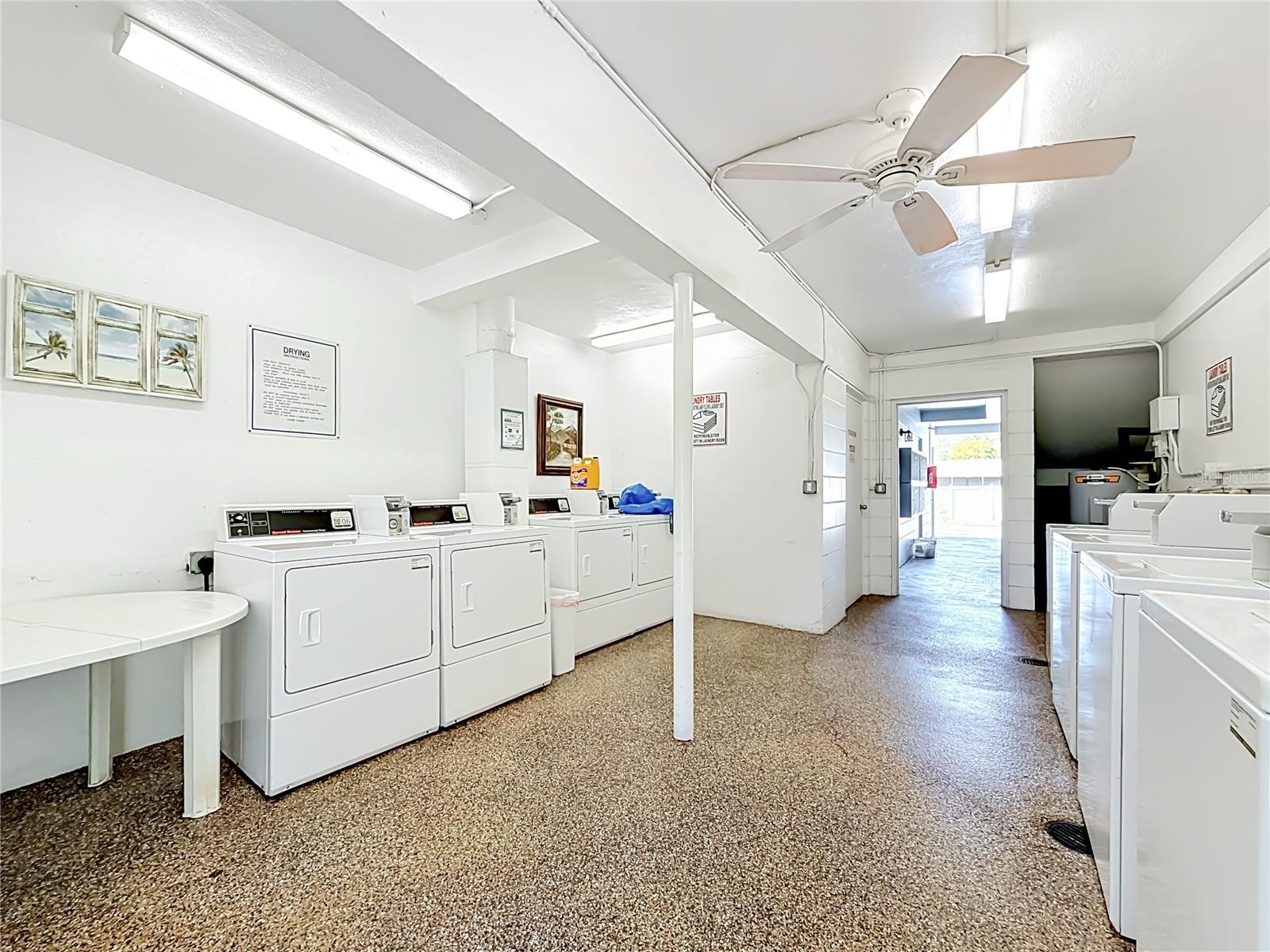 5860 43RD TER N #1513, KENNETH CITY, FL, 33709