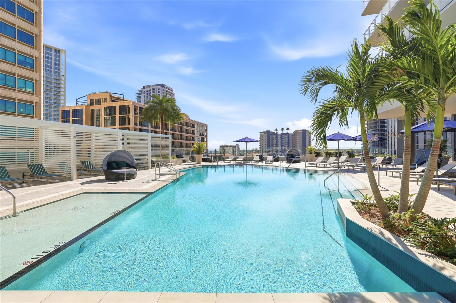 275 1ST AVE S #1003, ST PETERSBURG, FL, 33701