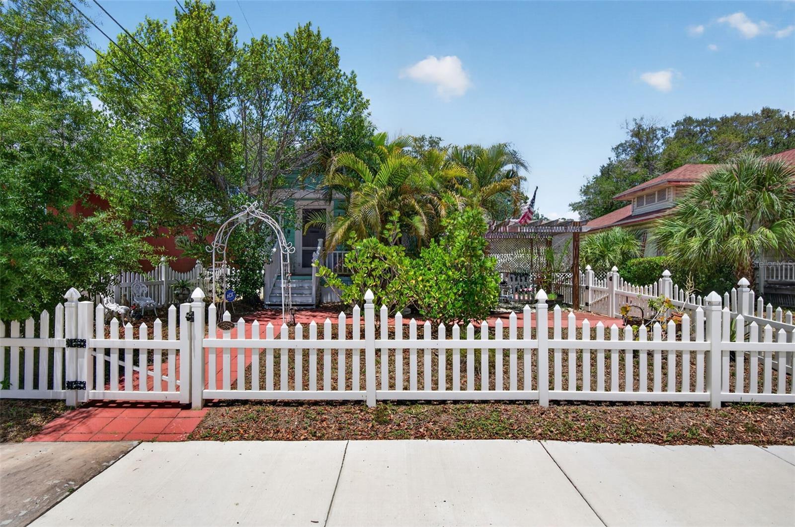 608 BELLEVIEW BLVD, BELLEAIR, FL, 33756