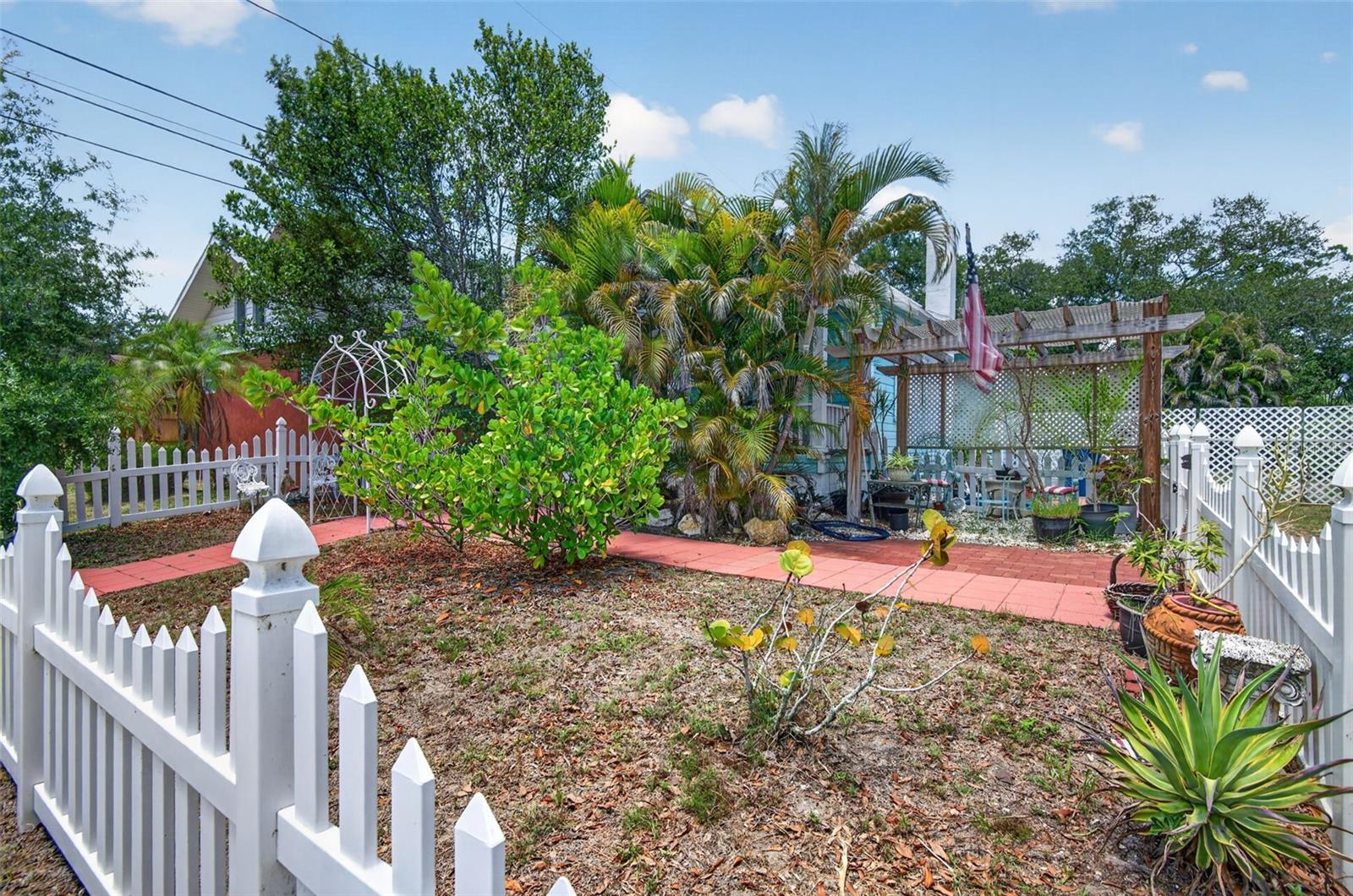 608 BELLEVIEW BLVD, BELLEAIR, FL, 33756