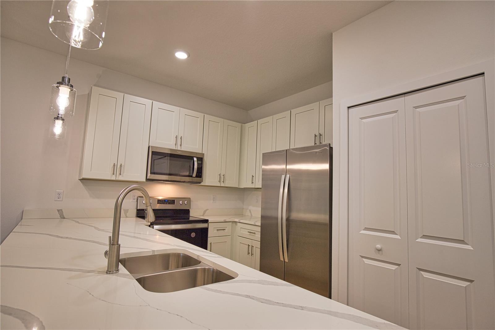 289 BOUNDARY BLVD #202, ROTONDA WEST, FL, 33947