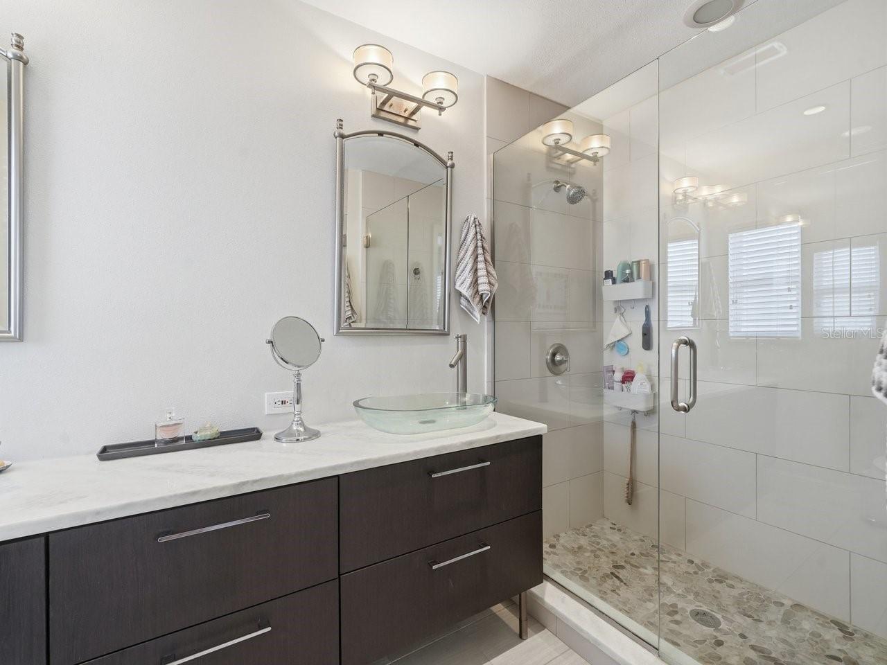 3650 SHADY BLUFFS DR, LARGO, FL, 33770