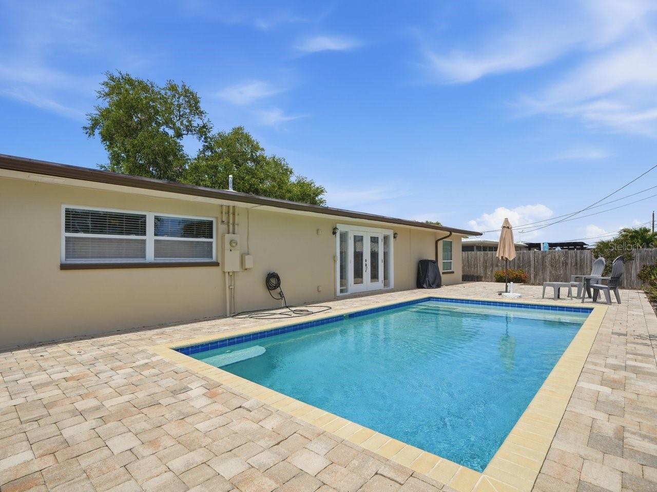 3650 SHADY BLUFFS DR, LARGO, FL, 33770