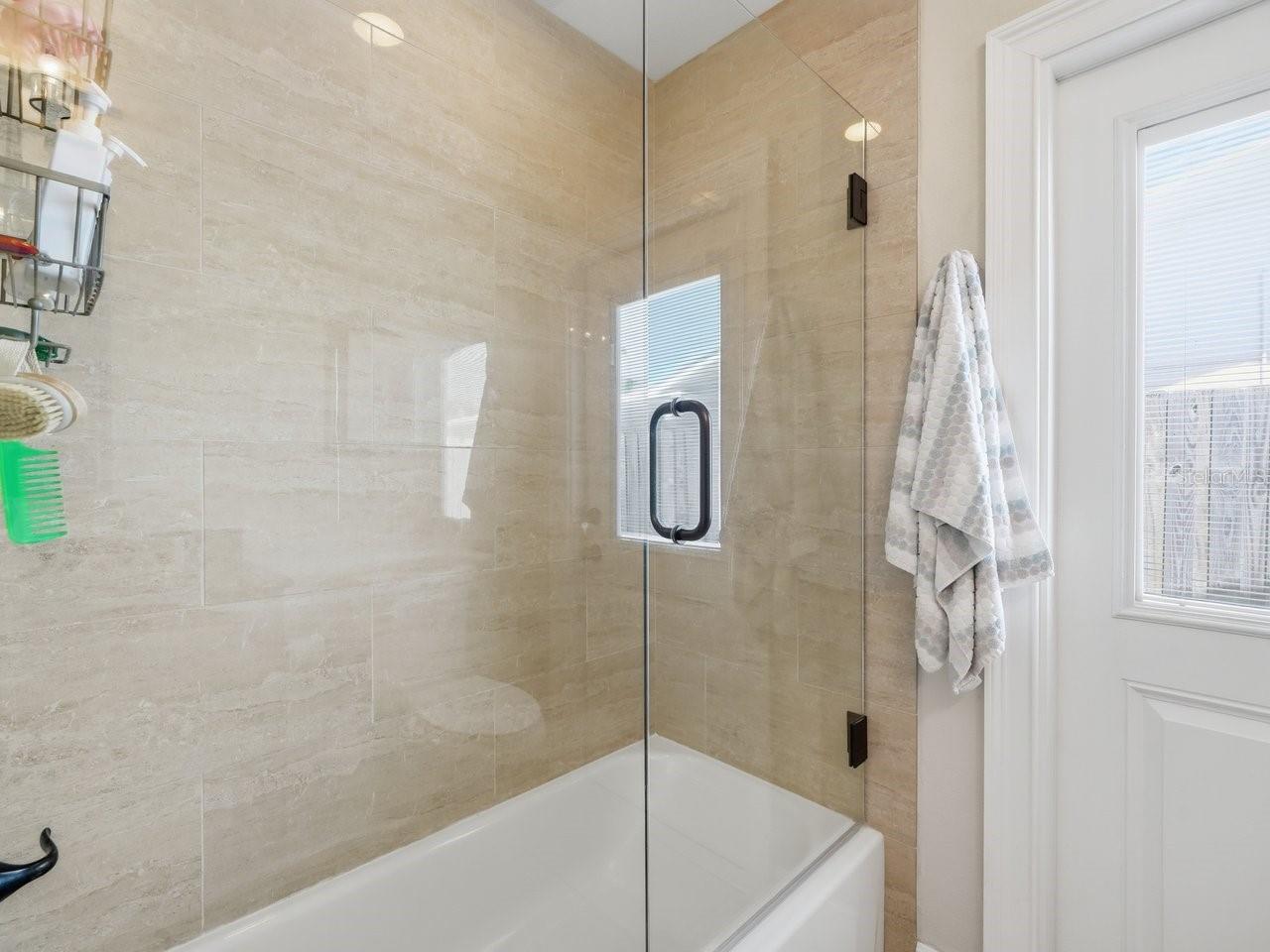 3650 SHADY BLUFFS DR, LARGO, FL, 33770