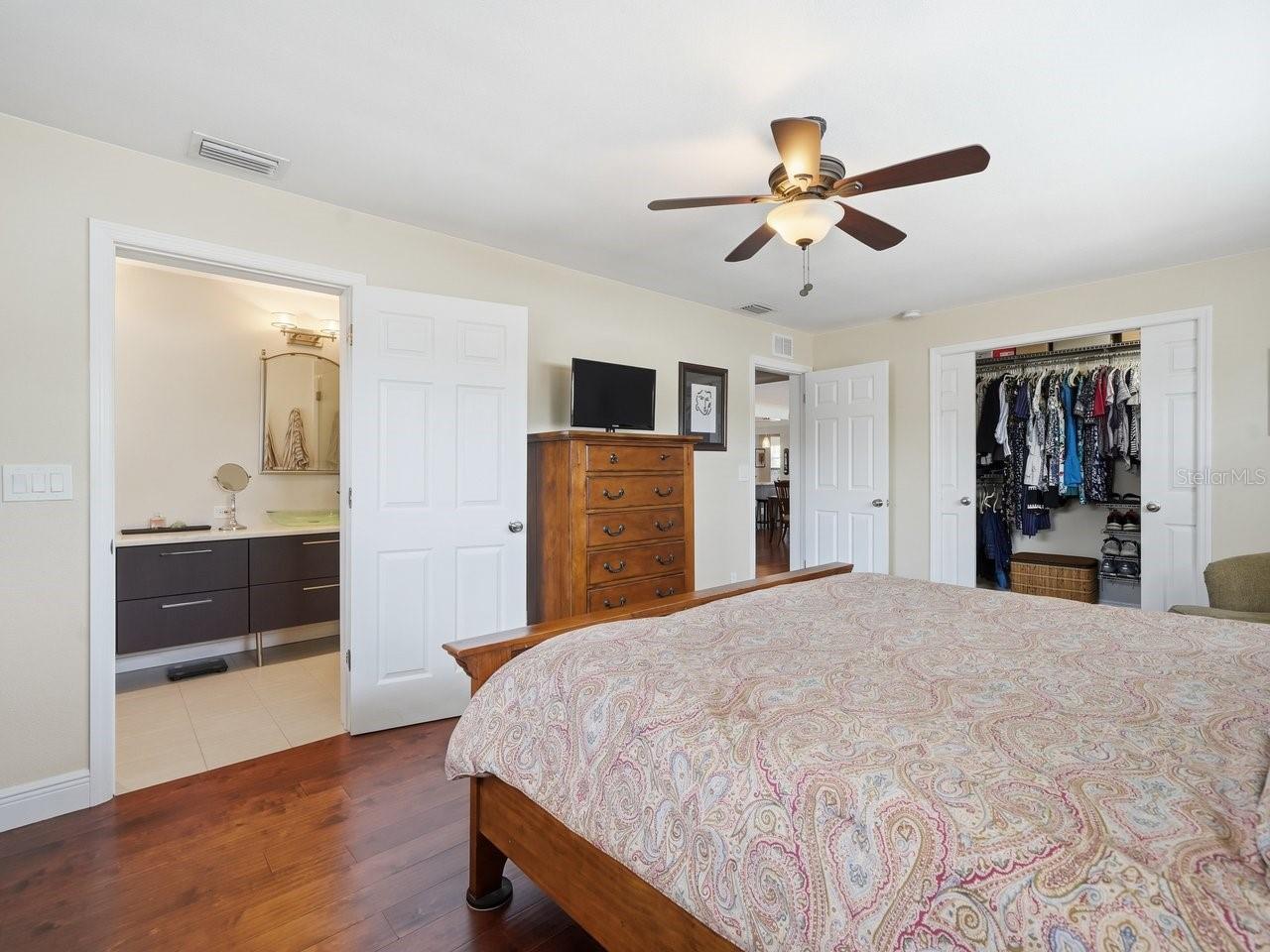 3650 SHADY BLUFFS DR, LARGO, FL, 33770