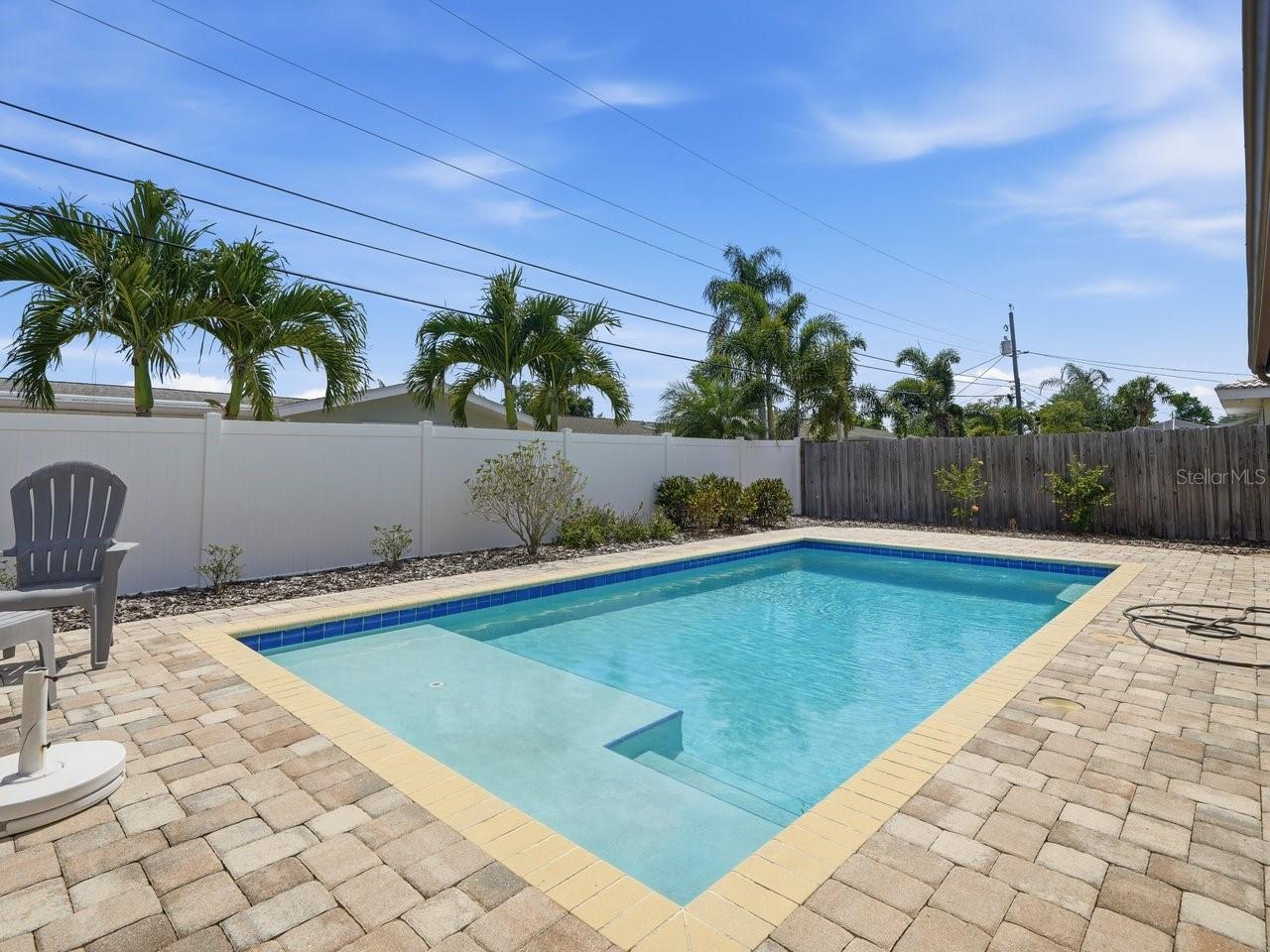 3650 SHADY BLUFFS DR, LARGO, FL, 33770