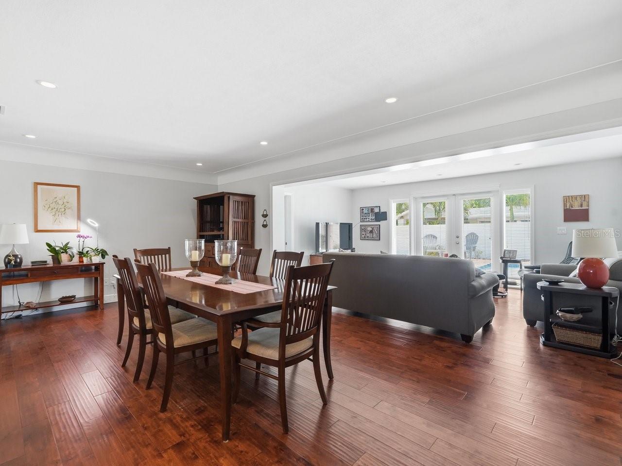 3650 SHADY BLUFFS DR, LARGO, FL, 33770