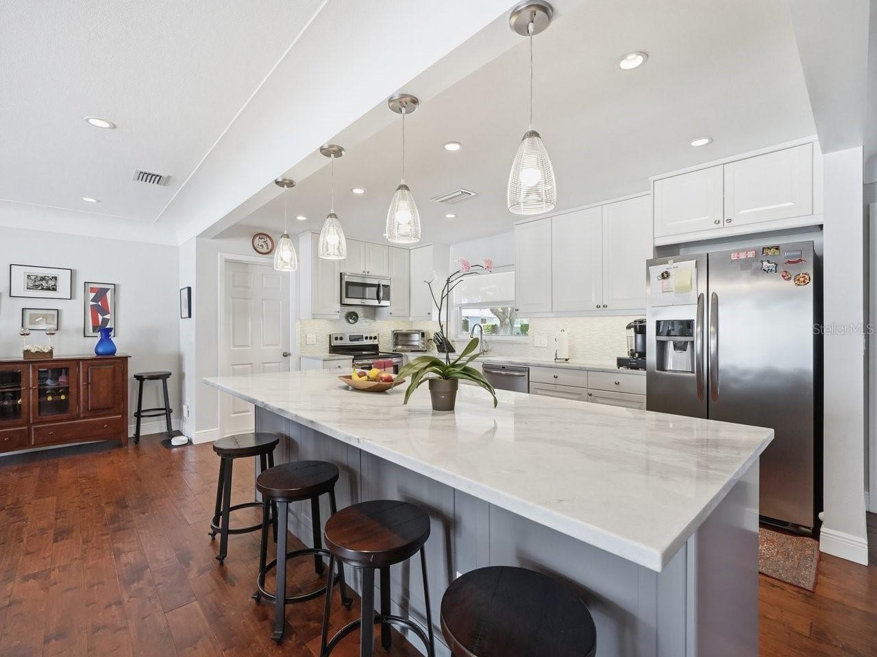 3650 SHADY BLUFFS DR, LARGO, FL, 33770