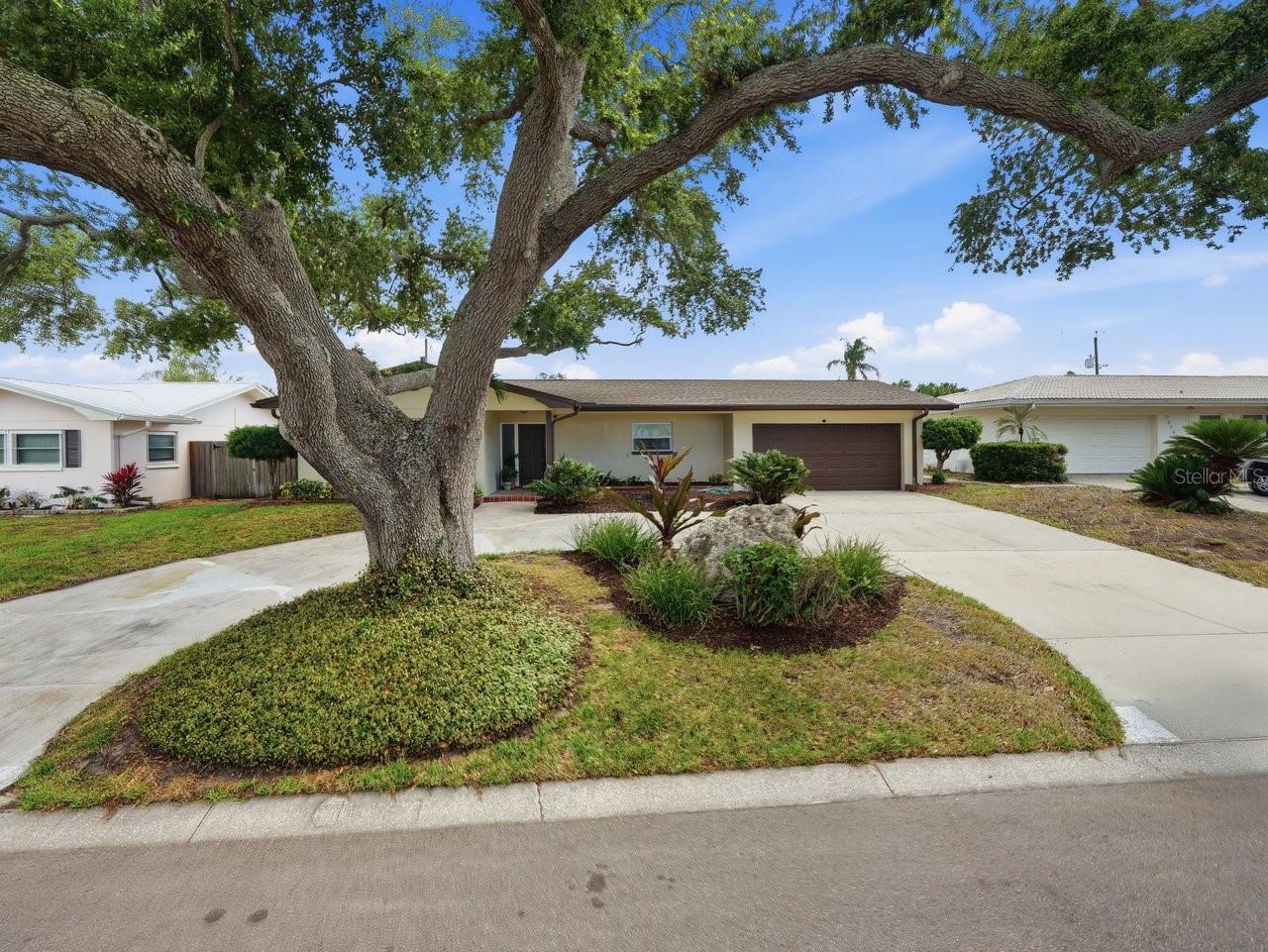 3650 SHADY BLUFFS DR, LARGO, FL, 33770
