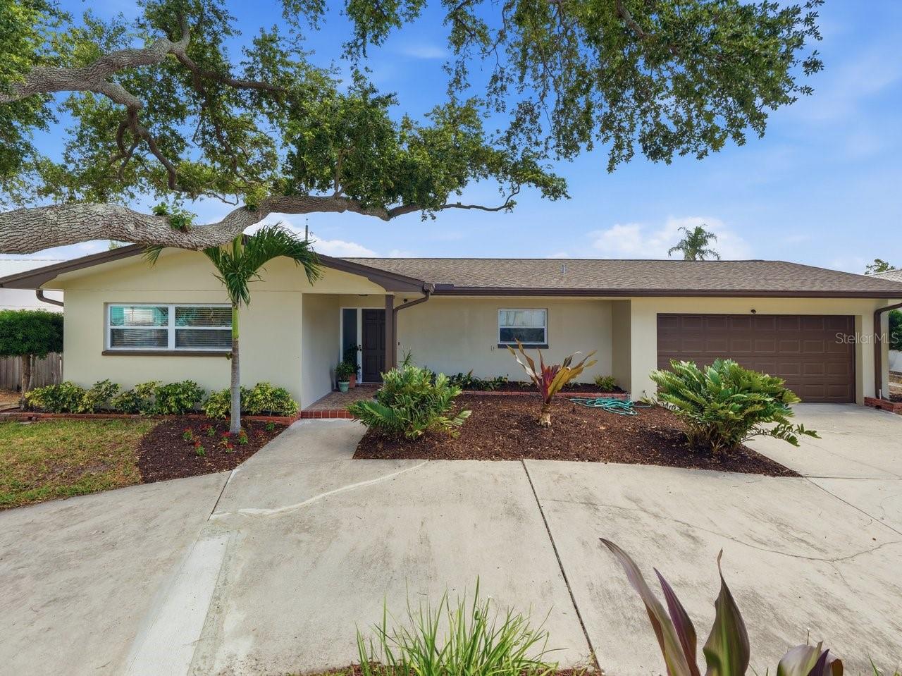 3650 SHADY BLUFFS DR, LARGO, FL, 33770