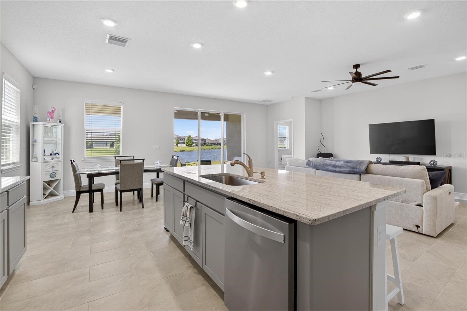 152 BRIGHT IBIS AVE, APOLLO BEACH, FL, 33572
