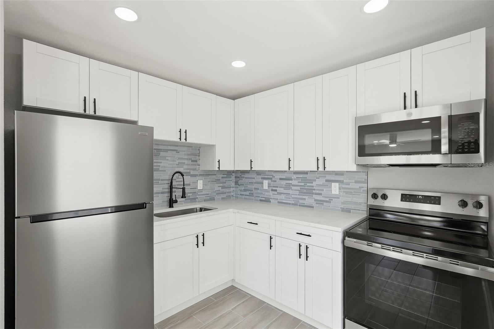 14906 N BAYSHORE DR, MADEIRA BEACH, FL, 33708