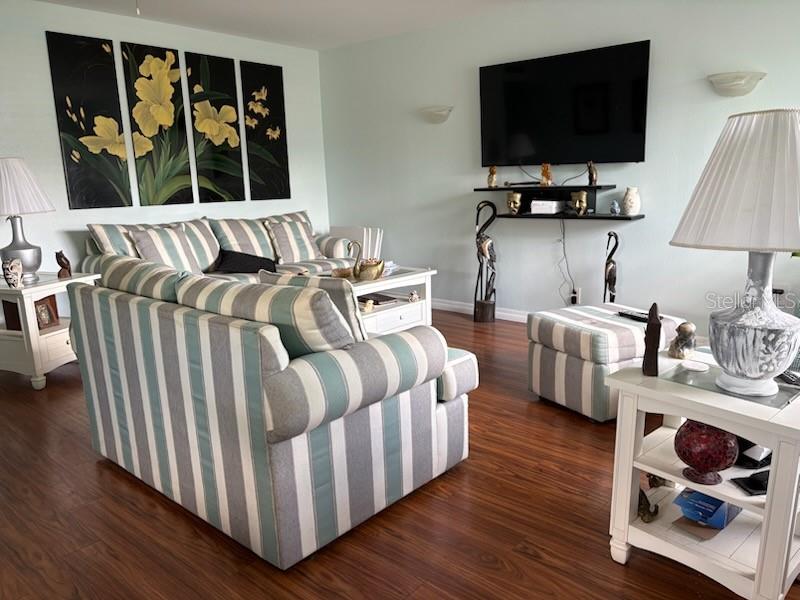 101 CAMBRIDGE TRL #200, SUN CITY CENTER, FL, 33573