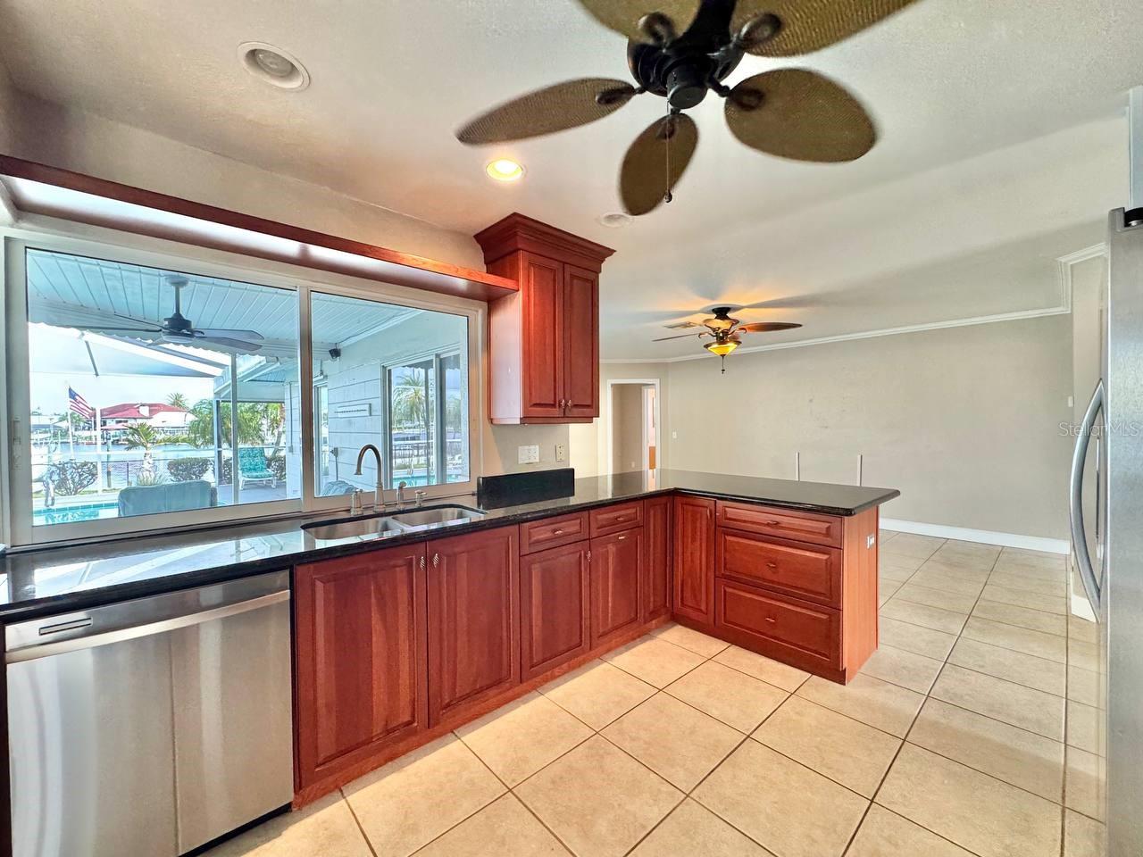 6316 LAKE SUNRISE DR, APOLLO BEACH, FL, 33572