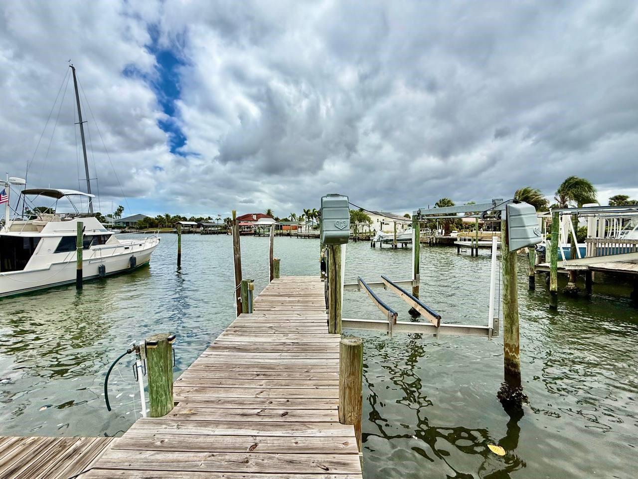 6316 LAKE SUNRISE DR, APOLLO BEACH, FL, 33572