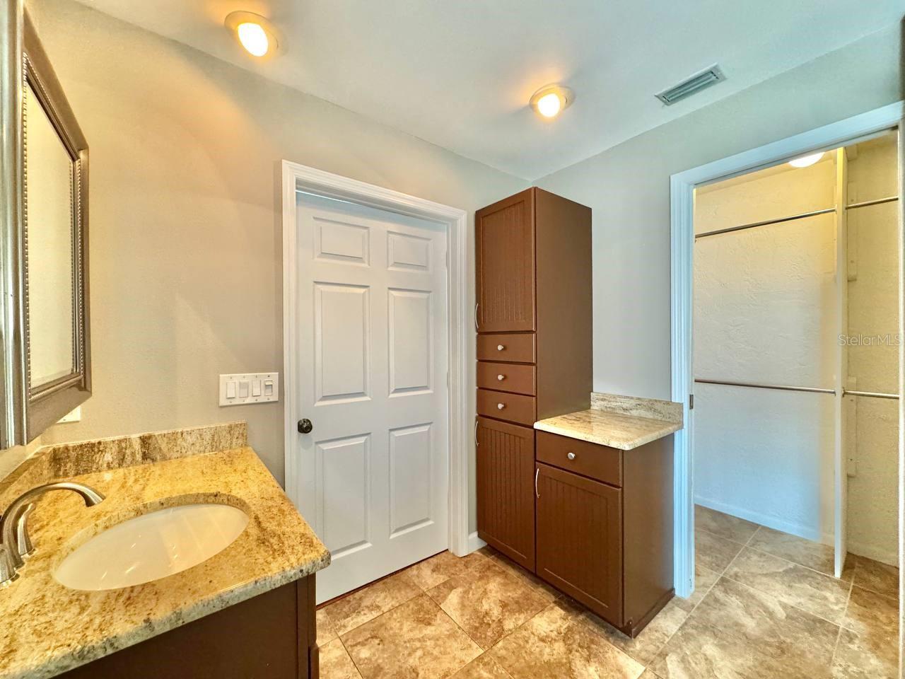 6316 LAKE SUNRISE DR, APOLLO BEACH, FL, 33572