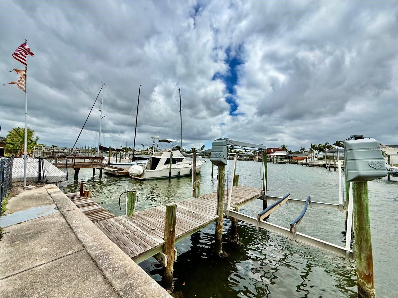 6316 LAKE SUNRISE DR, APOLLO BEACH, FL, 33572