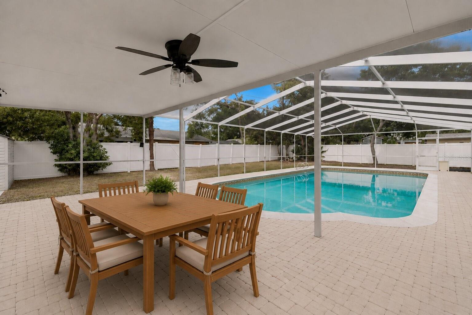 10916 CARROLLWOOD DR, TAMPA, FL, 33618