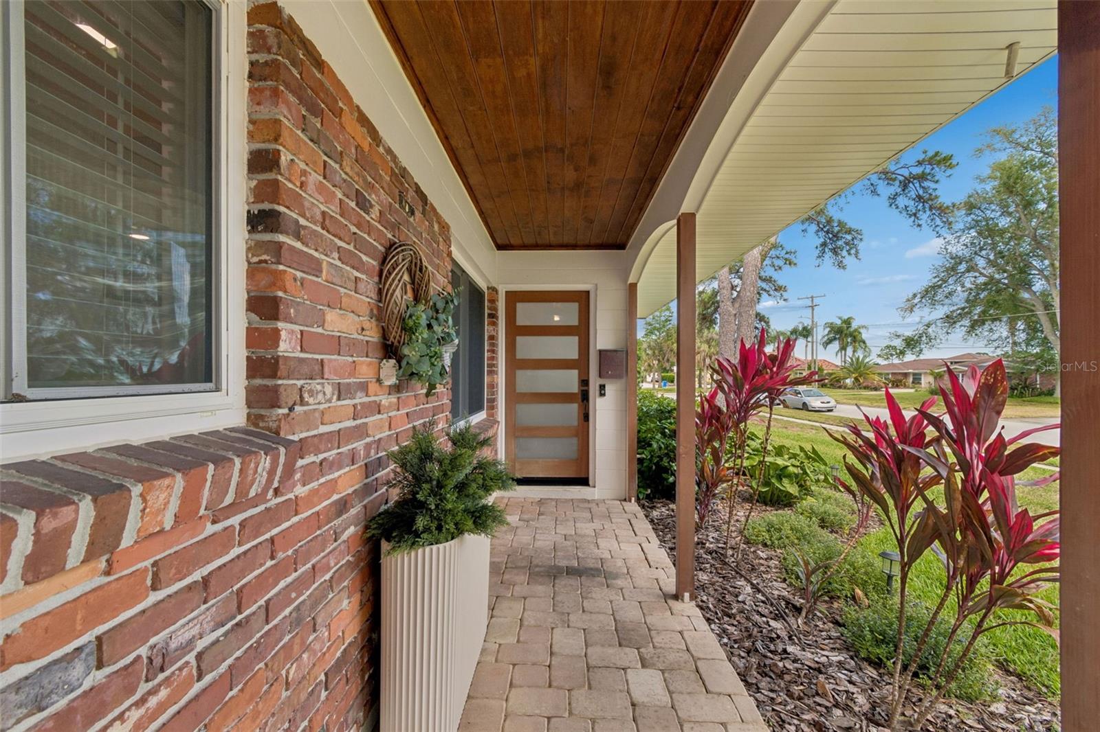 10916 CARROLLWOOD DR, TAMPA, FL, 33618
