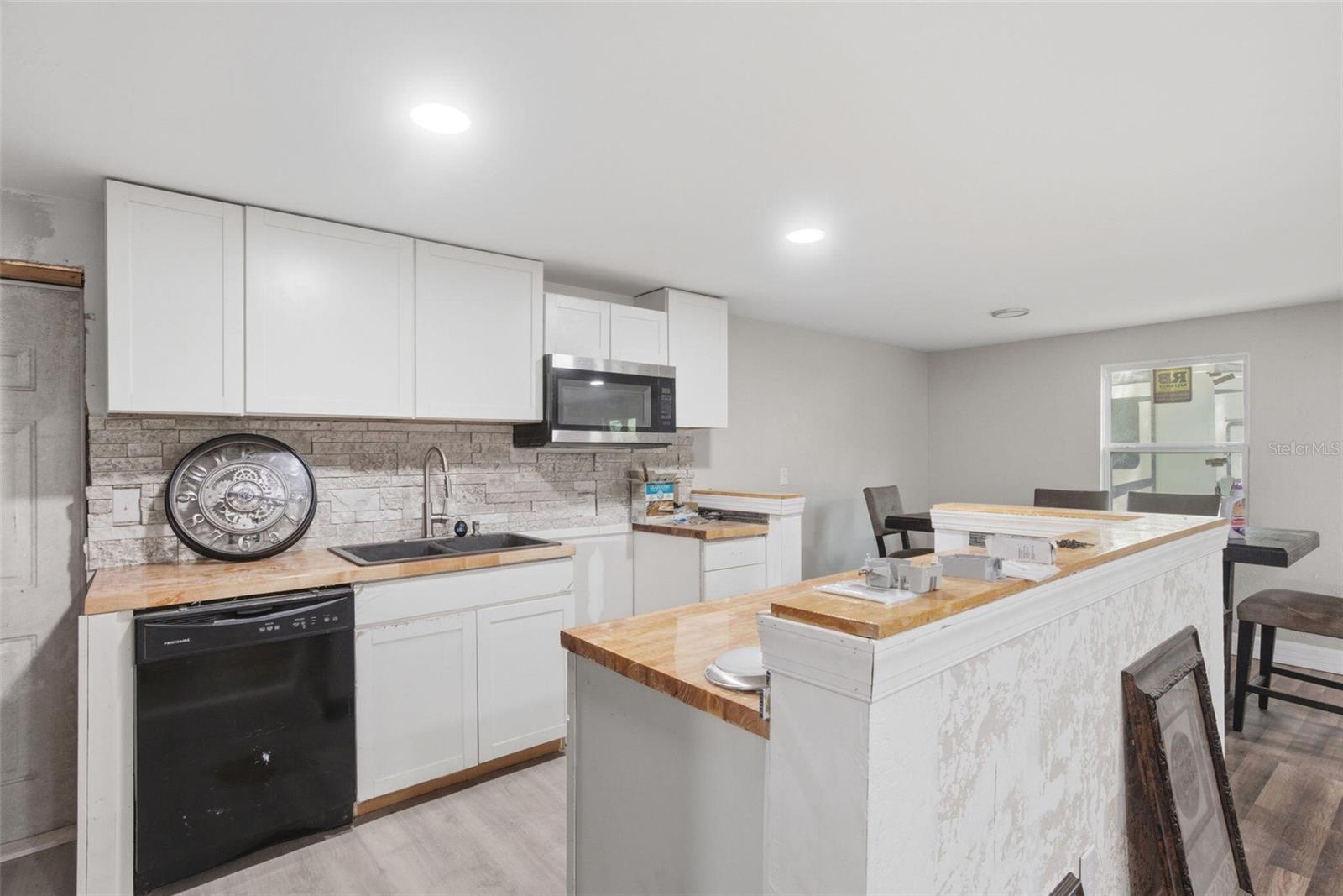 6945 NE 5TH PL, OCALA, FL, 34470