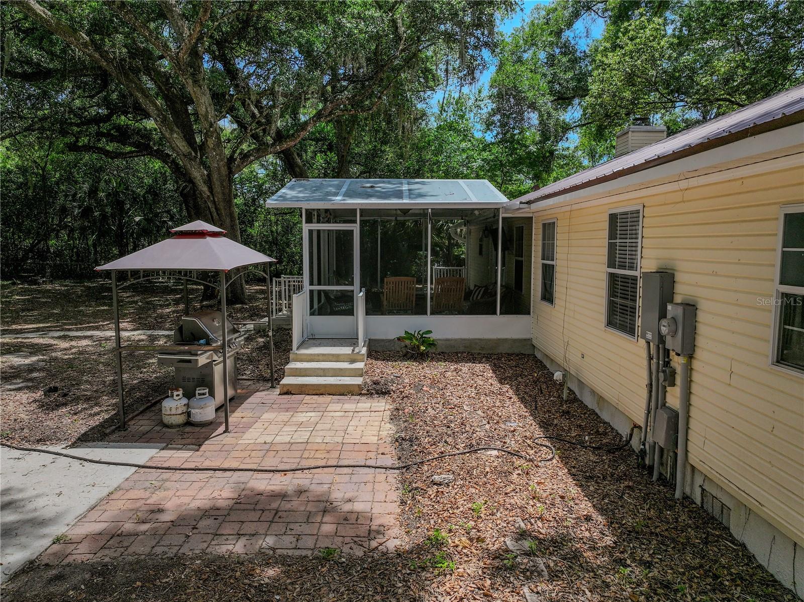 10324 SKEWLEE RD, THONOTOSASSA, FL, 33592