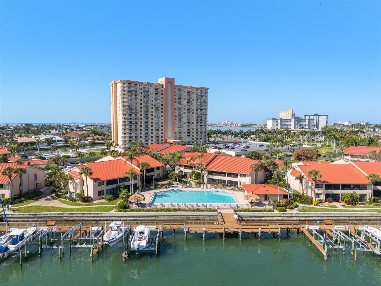4740 BRITTANY DR S #31, ST PETERSBURG, FL, 33715