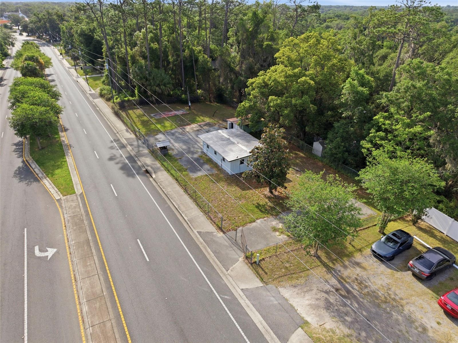 320 HIGHWAY 466, LADY LAKE, FL, 32159