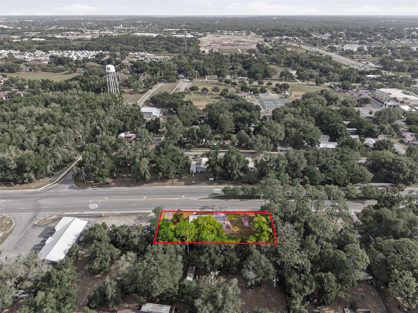 320 HIGHWAY 466, LADY LAKE, FL, 32159