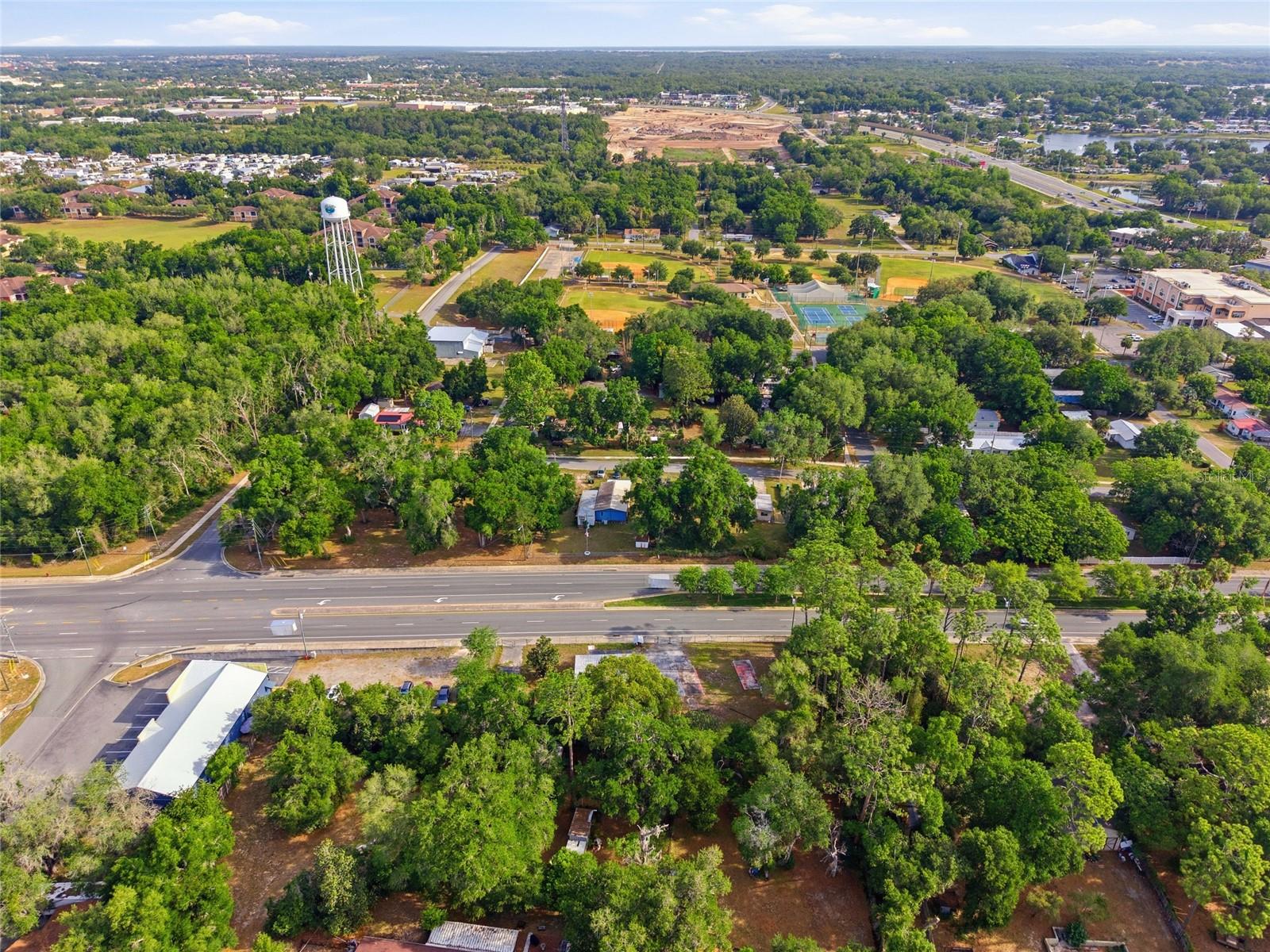 320 HIGHWAY 466, LADY LAKE, FL, 32159
