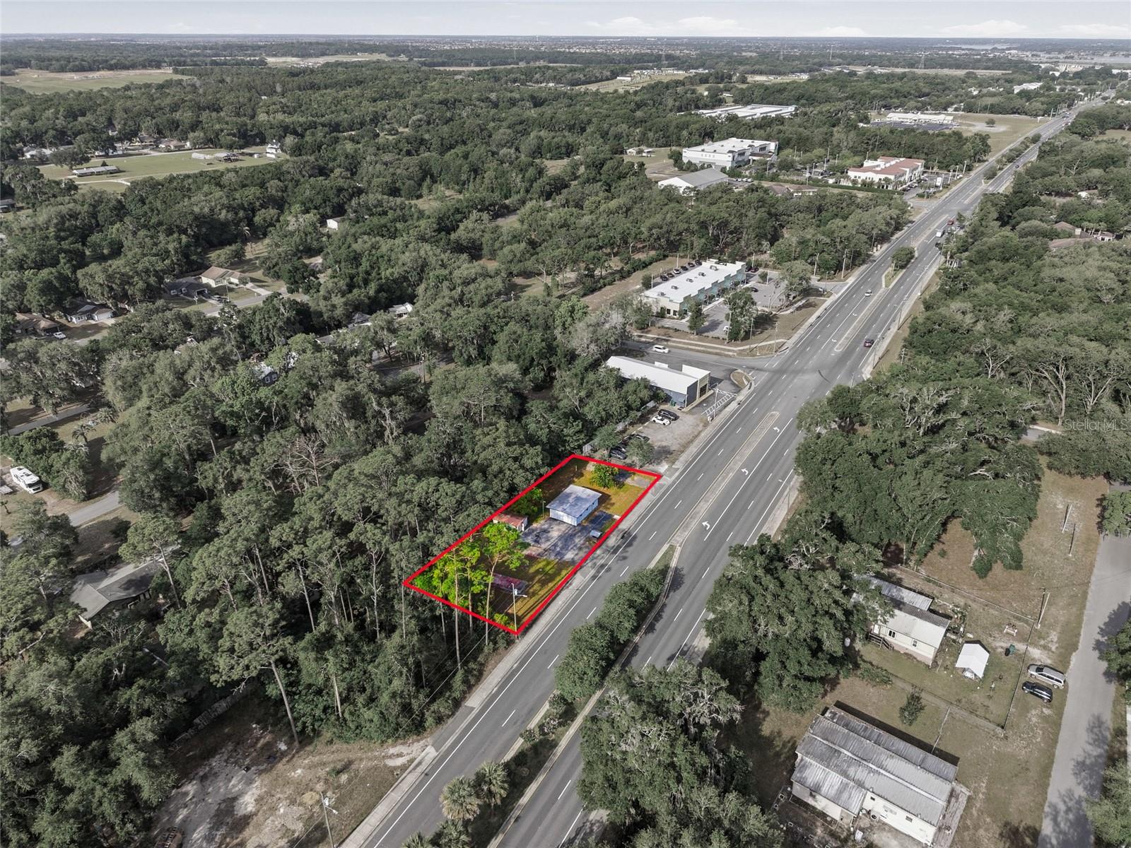 320 HIGHWAY 466, LADY LAKE, FL, 32159