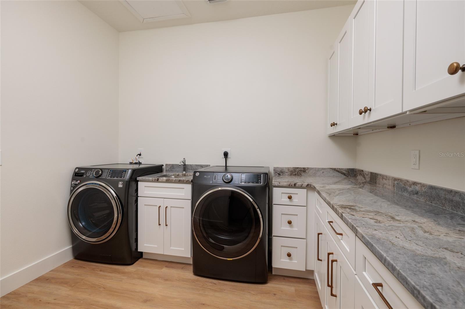 2063 ILLINOIS AVE NE, ST PETERSBURG, FL, 33703