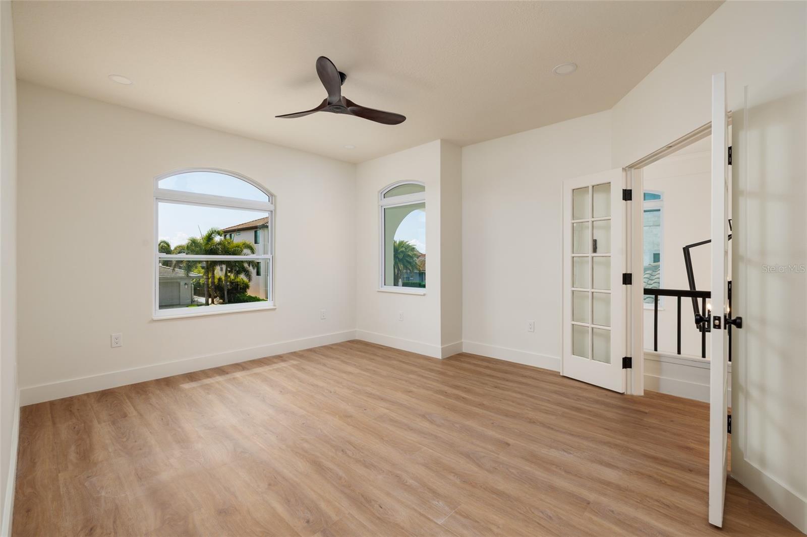 2063 ILLINOIS AVE NE, ST PETERSBURG, FL, 33703