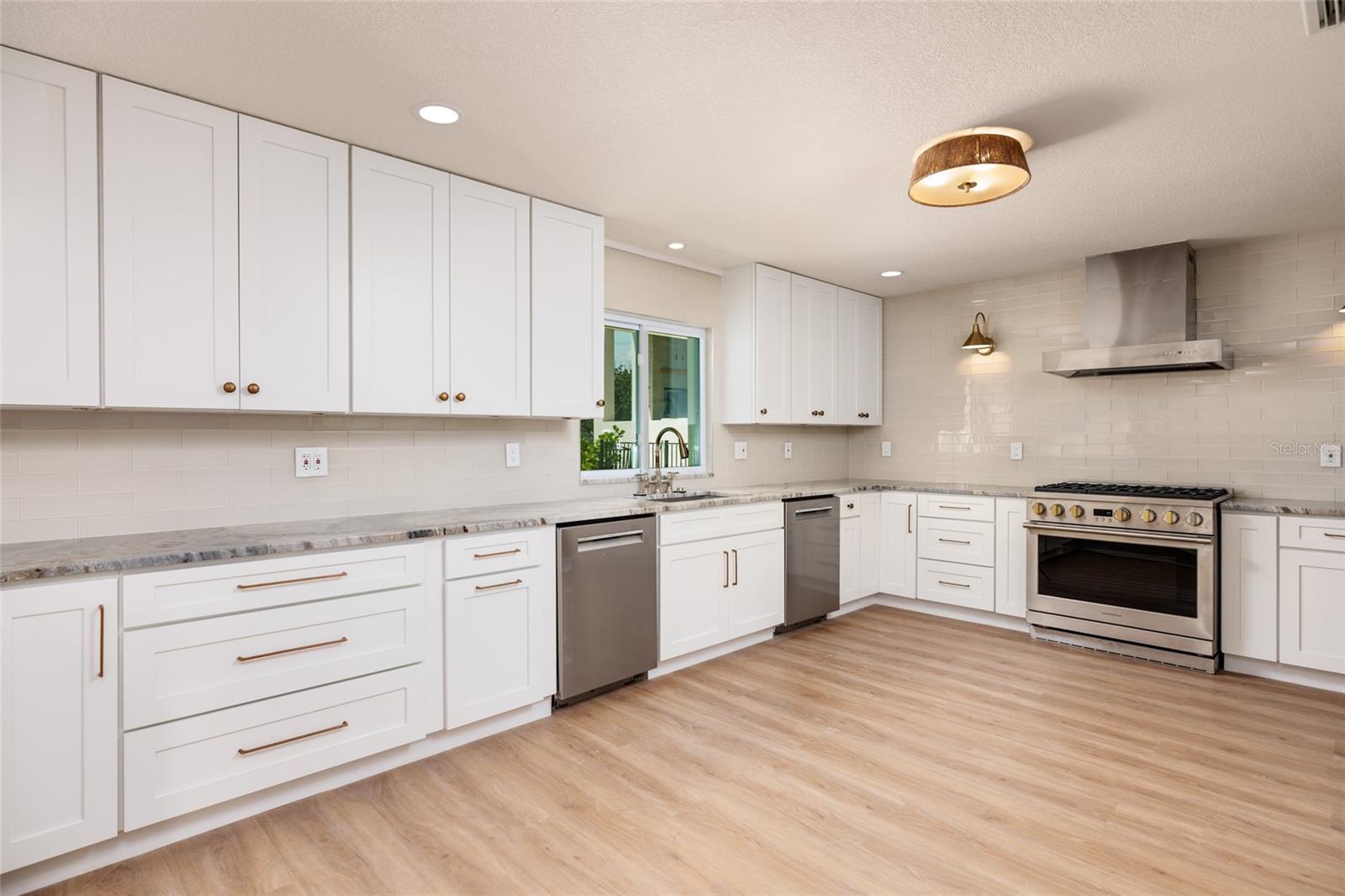2063 ILLINOIS AVE NE, ST PETERSBURG, FL, 33703