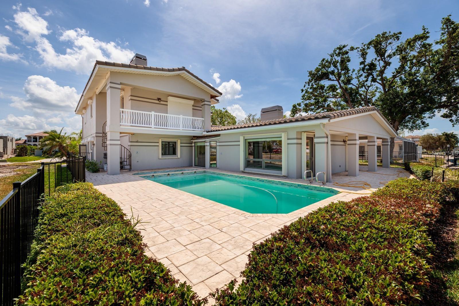 2063 ILLINOIS AVE NE, ST PETERSBURG, FL, 33703