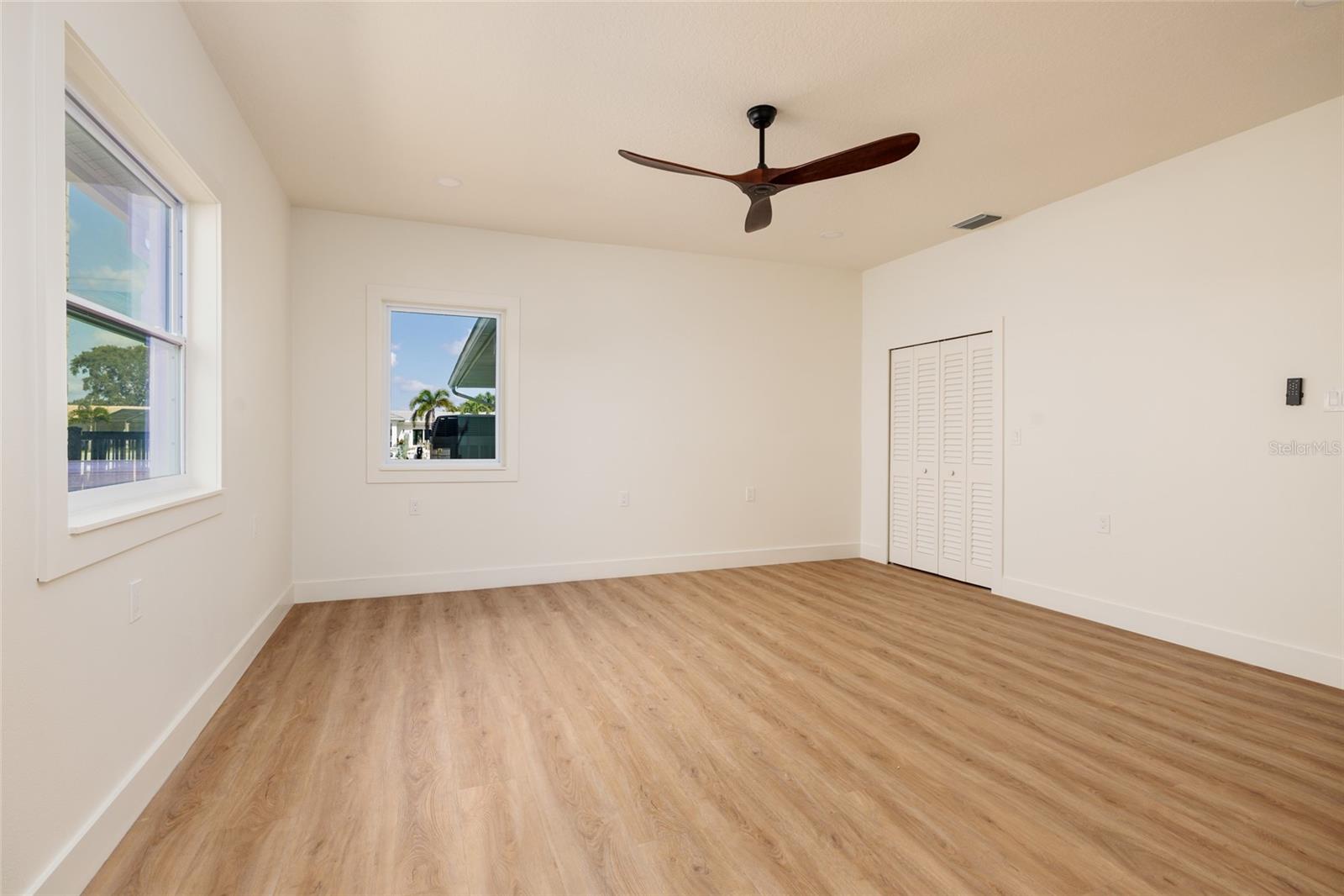 2063 ILLINOIS AVE NE, ST PETERSBURG, FL, 33703