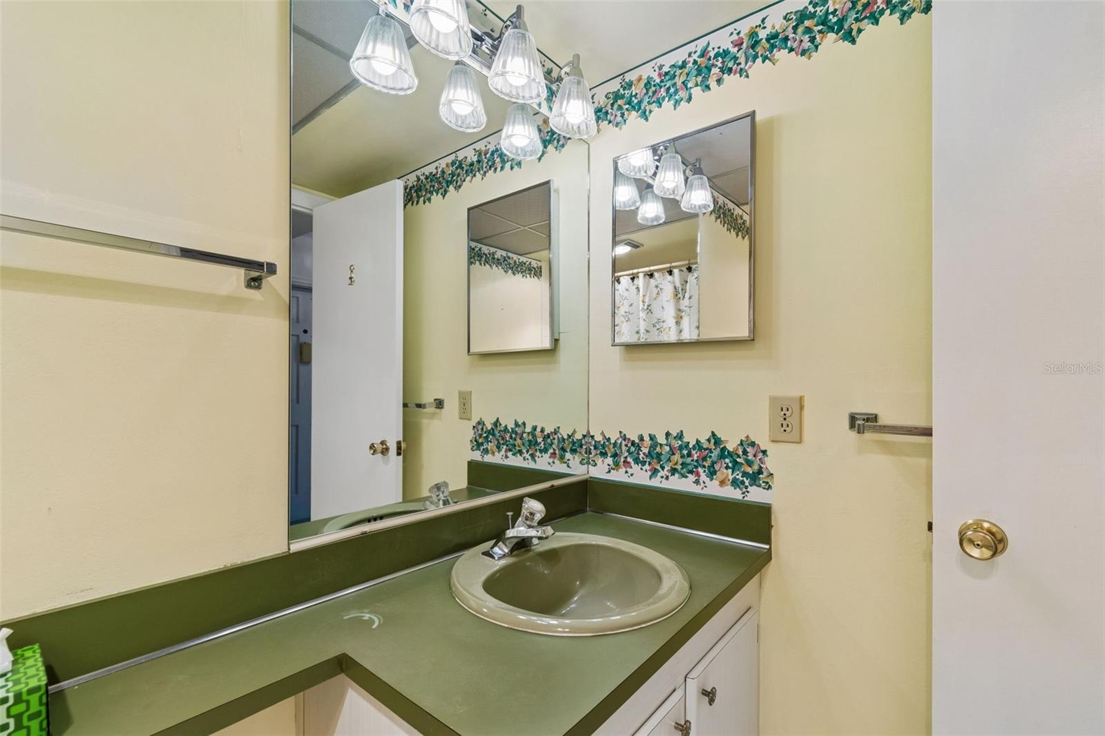 6960 20TH AVE N #501, ST PETERSBURG, FL, 33710