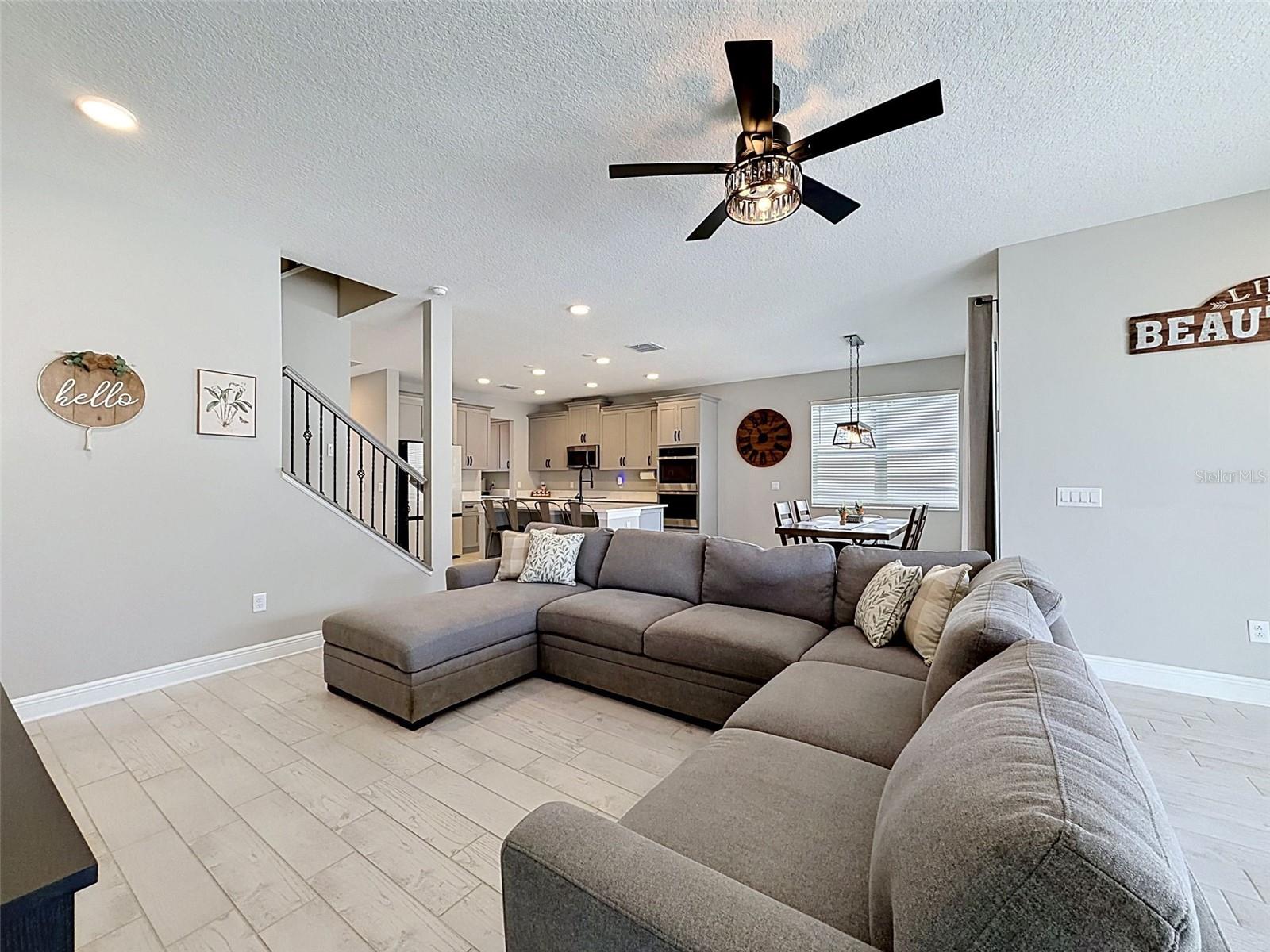 33163 SYCAMORE LEAF DR, WESLEY CHAPEL, FL, 33545
