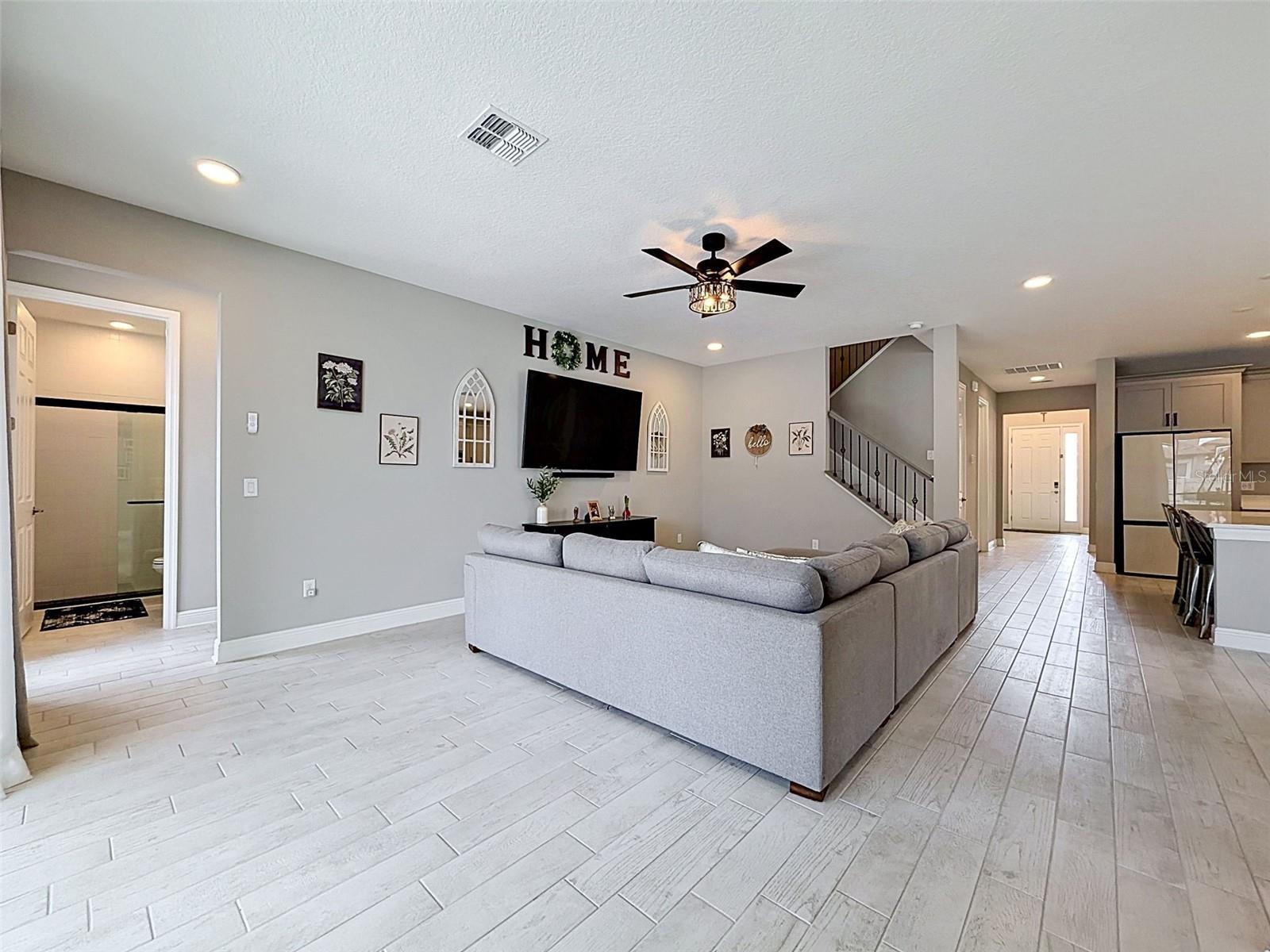 33163 SYCAMORE LEAF DR, WESLEY CHAPEL, FL, 33545