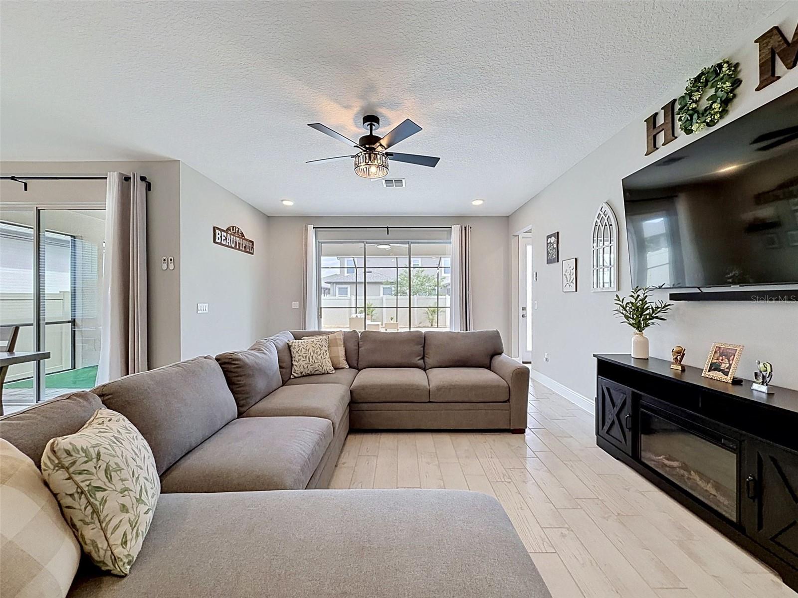 33163 SYCAMORE LEAF DR, WESLEY CHAPEL, FL, 33545