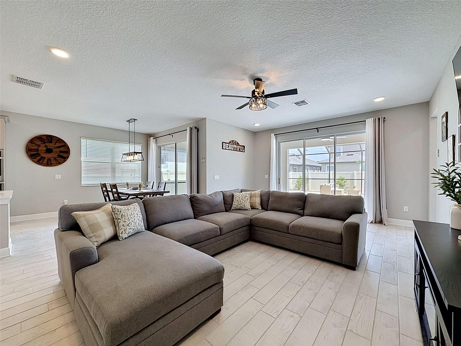 33163 SYCAMORE LEAF DR, WESLEY CHAPEL, FL, 33545